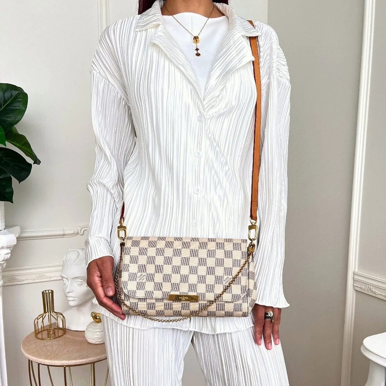 100% Authentic Louis Vuitton Favorite MM Azue Damier Crossbody Clutch Bag DU1107