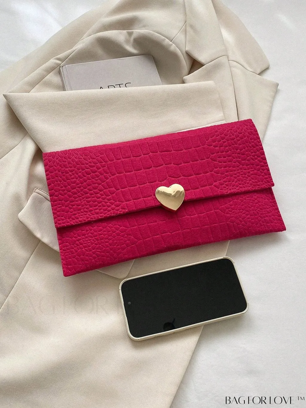 BagForLove - Chic Crocodile-Embossed Envelope Bag with Heart Decor and Chain Strap