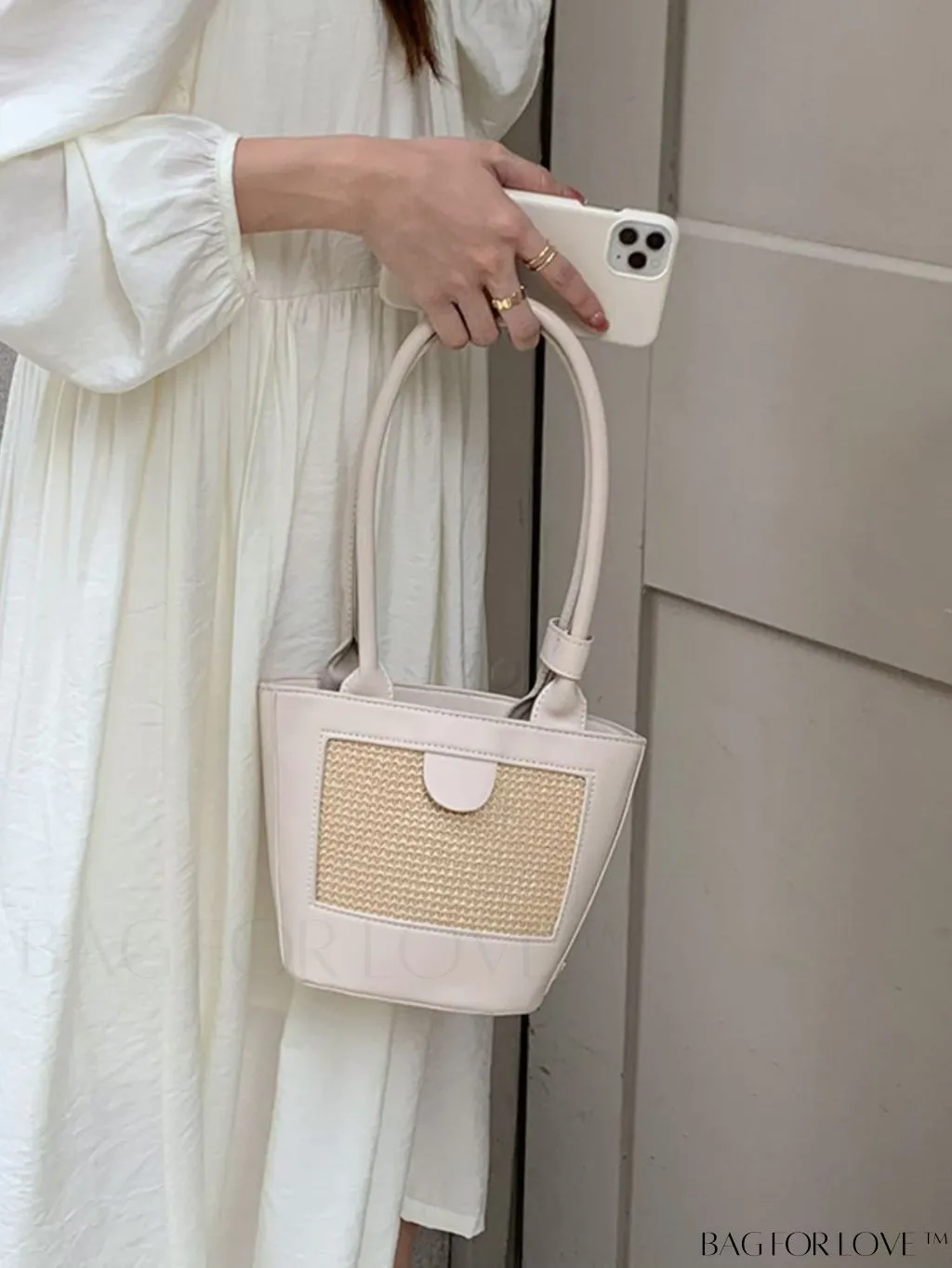 BagForLove - Classic Woven Straw Bucket Handbag - Timeless Vintage Charm