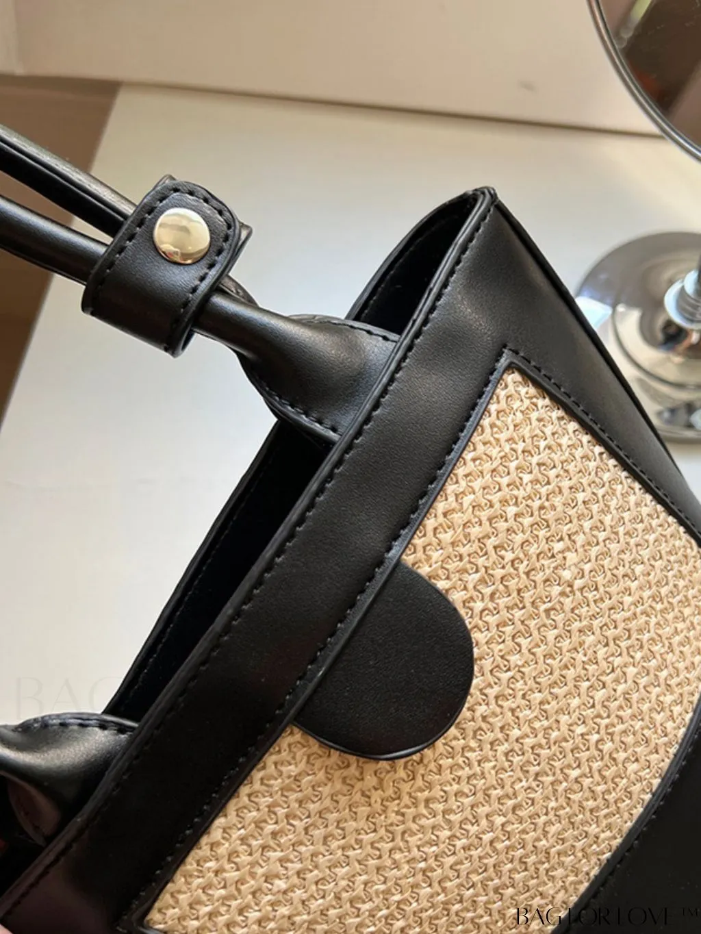 BagForLove - Classic Woven Straw Bucket Handbag - Timeless Vintage Charm