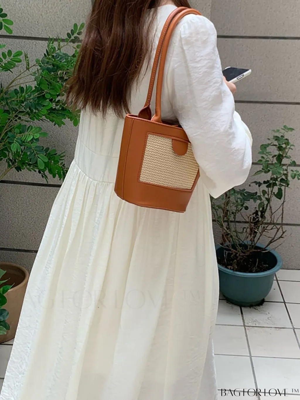 BagForLove - Classic Woven Straw Bucket Handbag - Timeless Vintage Charm