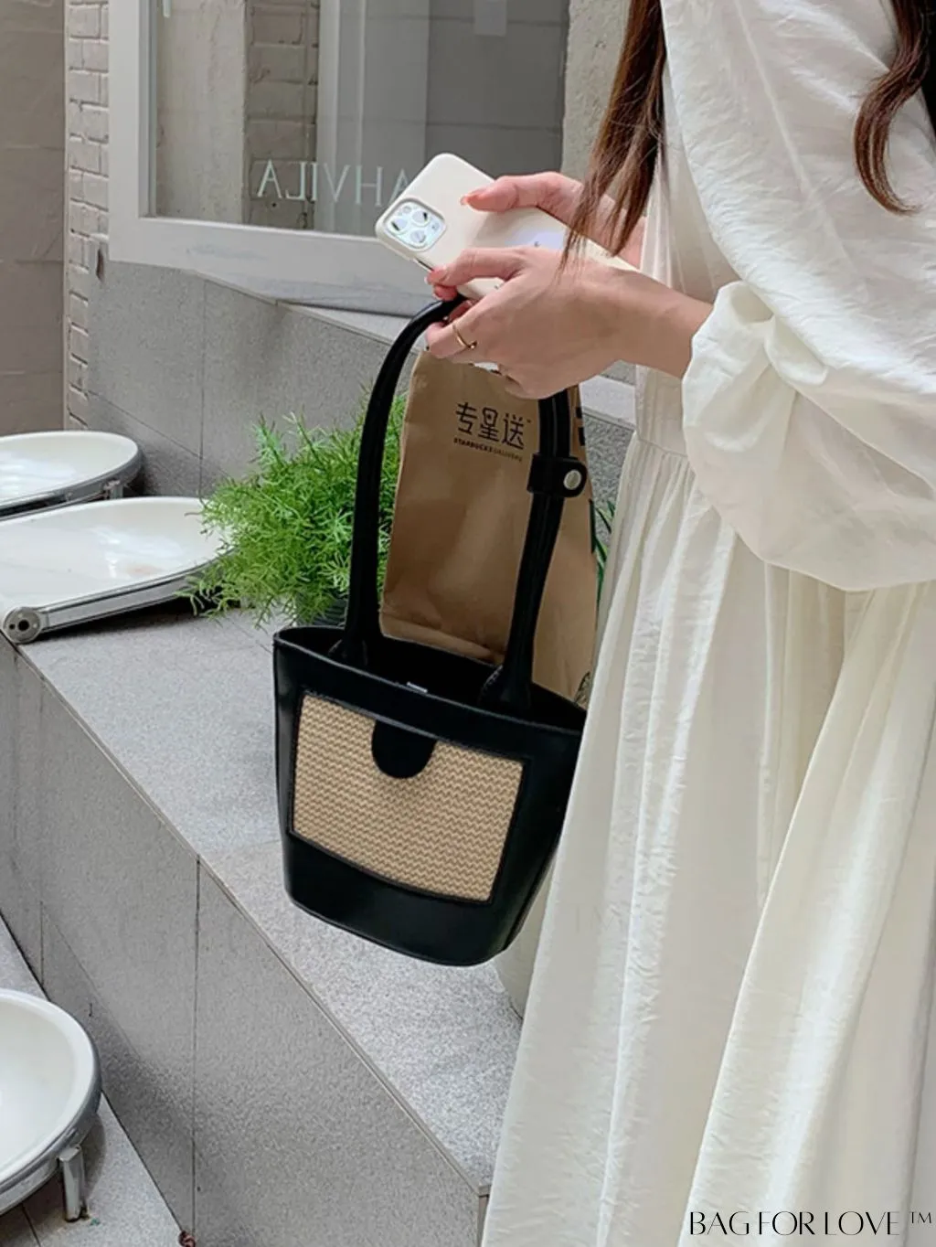 BagForLove - Classic Woven Straw Bucket Handbag - Timeless Vintage Style