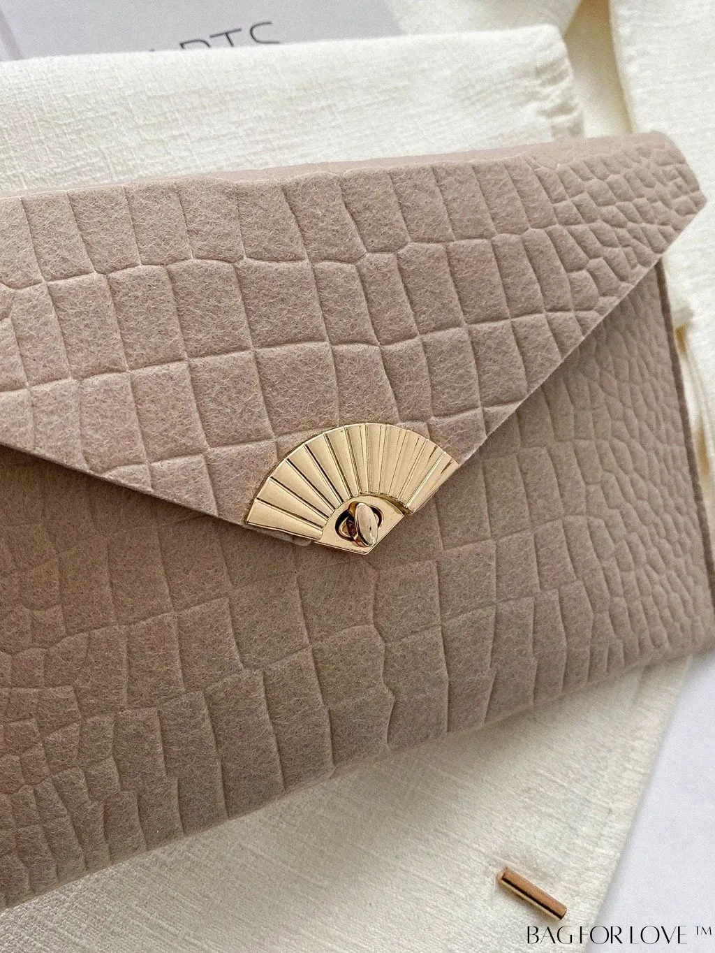 BagForLove - Crocodile Embossed Flap Envelope Bag - Stylish Polyester Fashion Accessory