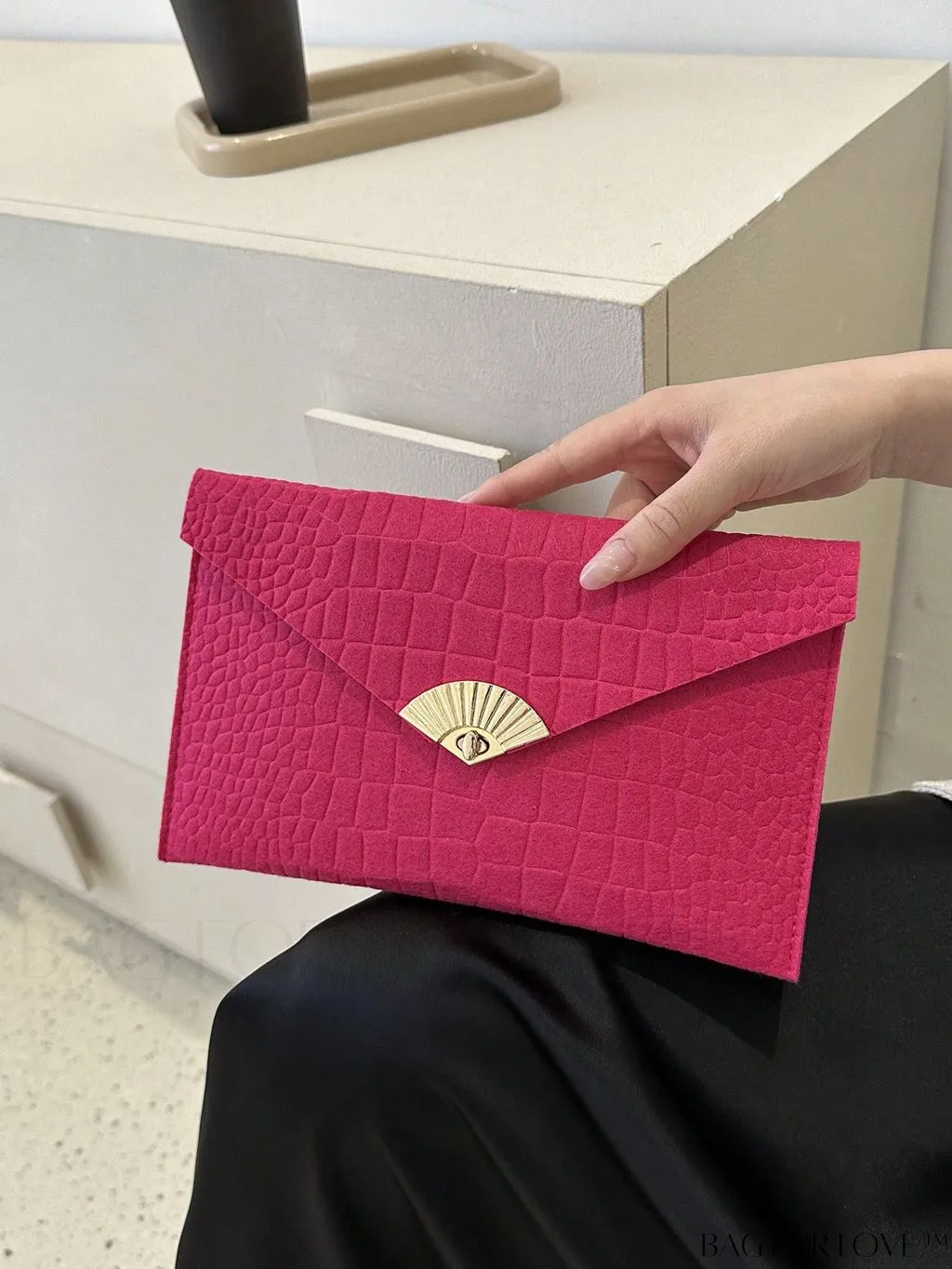 BagForLove - Crocodile Embossed Flap Envelope Bag - Stylish Polyester Fashion Accessory