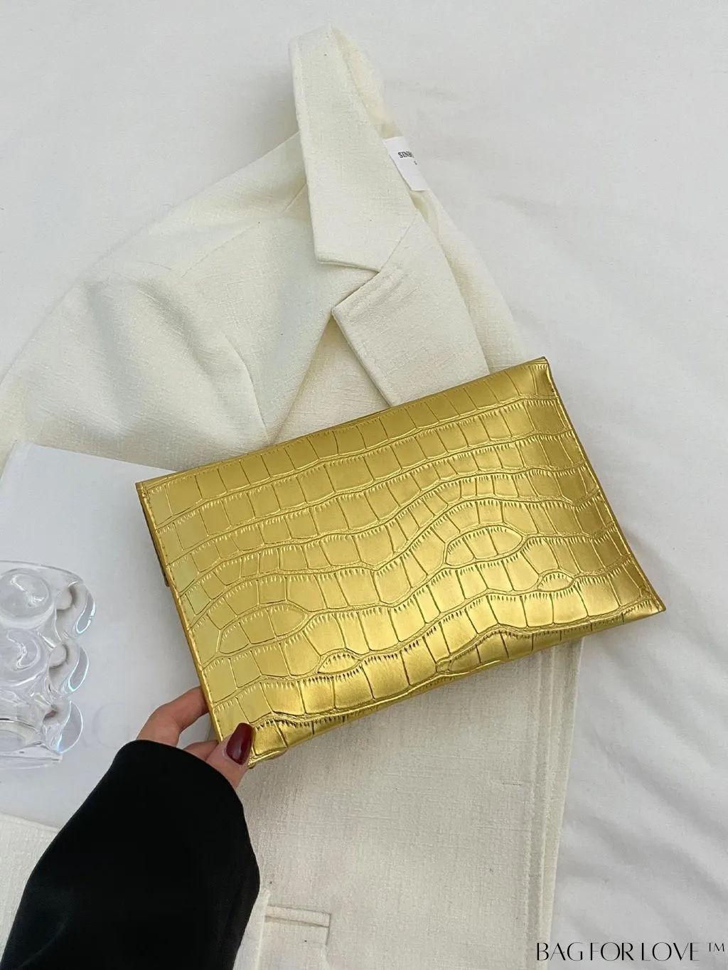 BagForLove - Funky Circle Crocodile Embossed Medium Envelope Bag with Turn-lock Closure