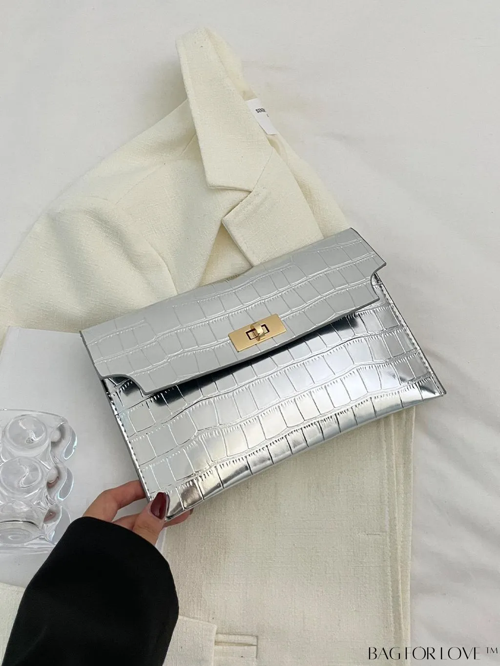BagForLove - Funky Circle Crocodile Embossed Medium Envelope Bag with Turn-lock Closure