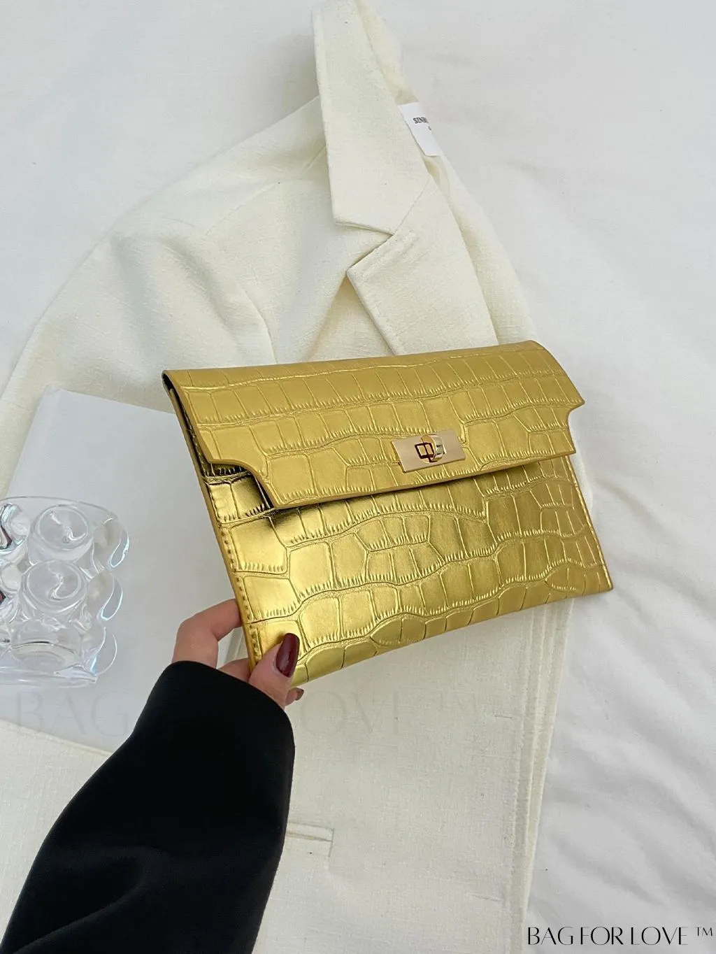 BagForLove - Funky Circle Crocodile Embossed Medium Envelope Bag with Turn-lock Closure