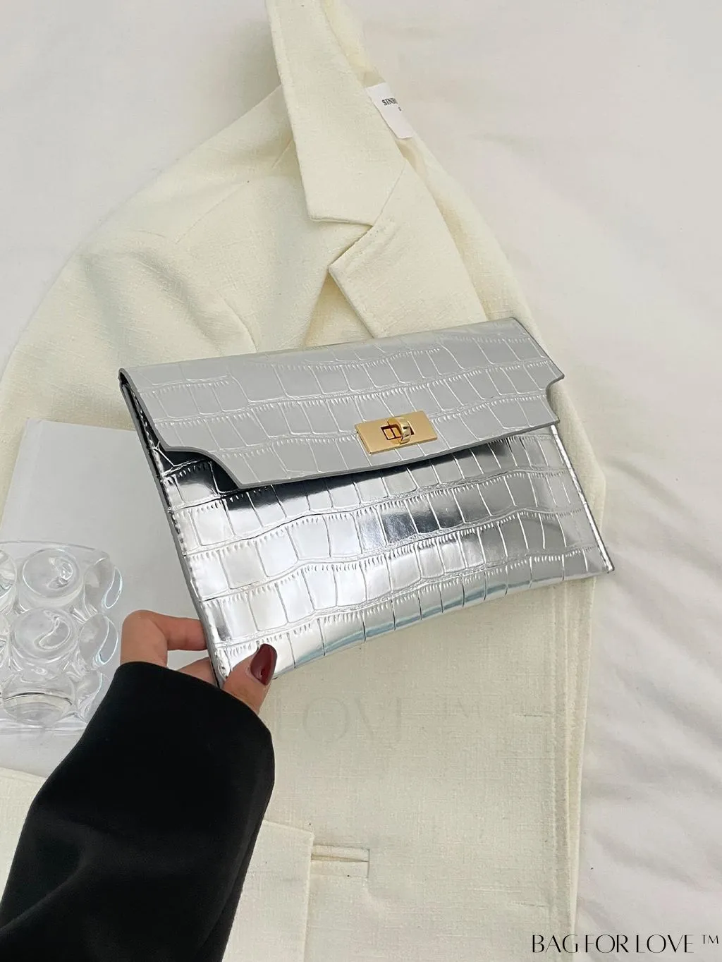 BagForLove - Funky Circle Crocodile Embossed Medium Envelope Bag with Turn-lock Closure