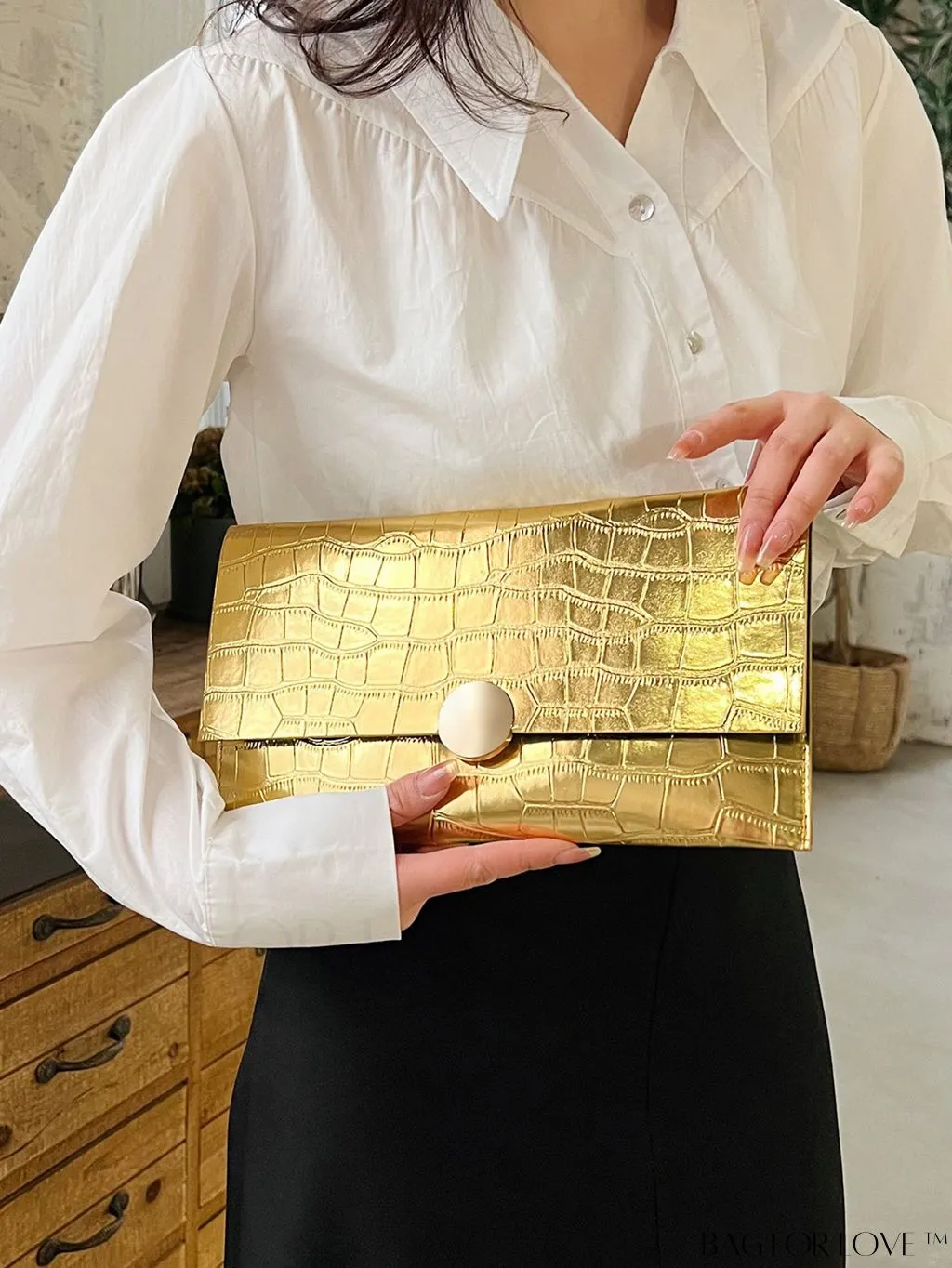 BagForLove - Funky Crocodile-Embossed Metallic PU Envelope Bag with Flap