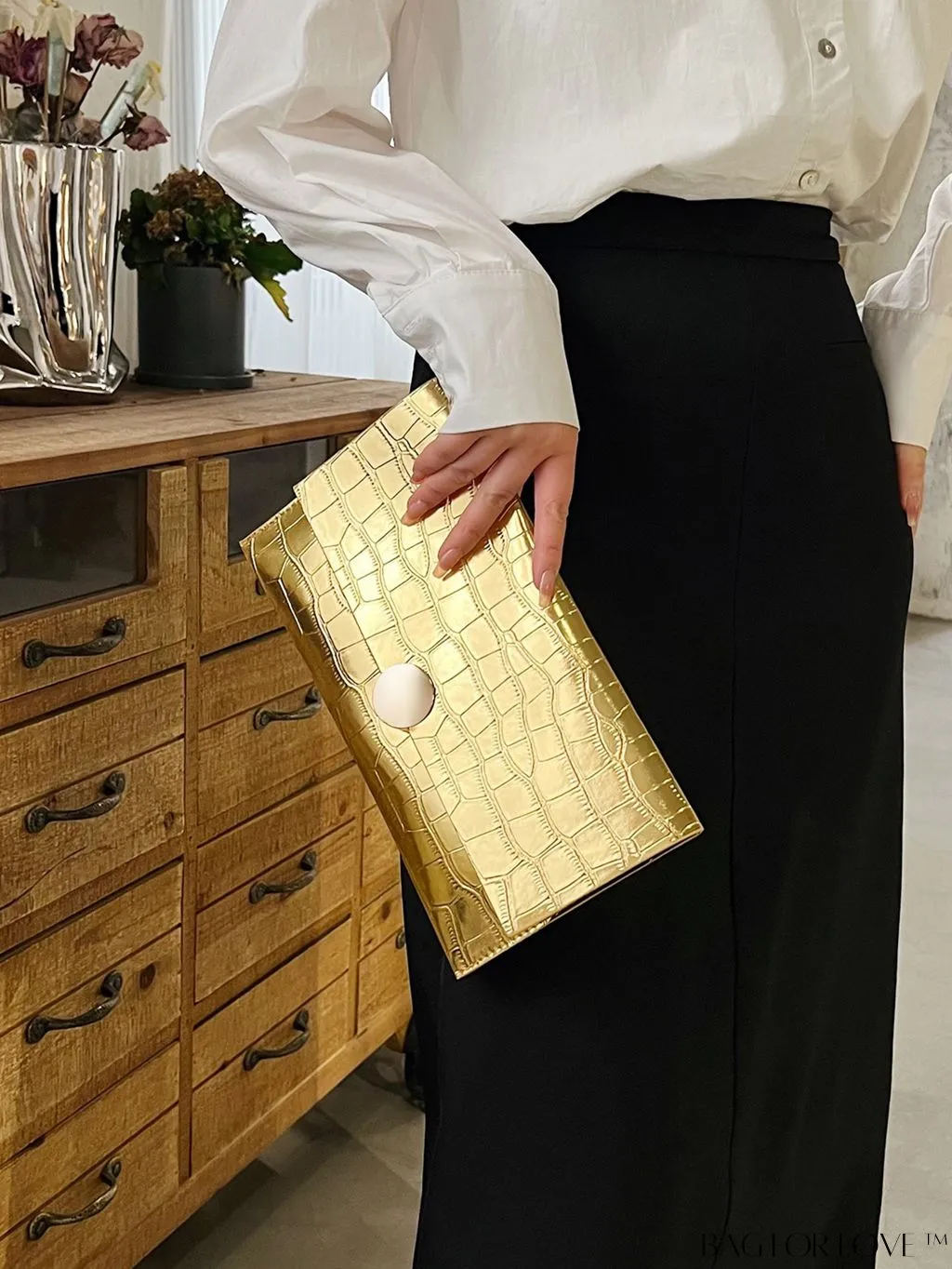 BagForLove - Funky Crocodile-Embossed Metallic PU Envelope Bag with Flap