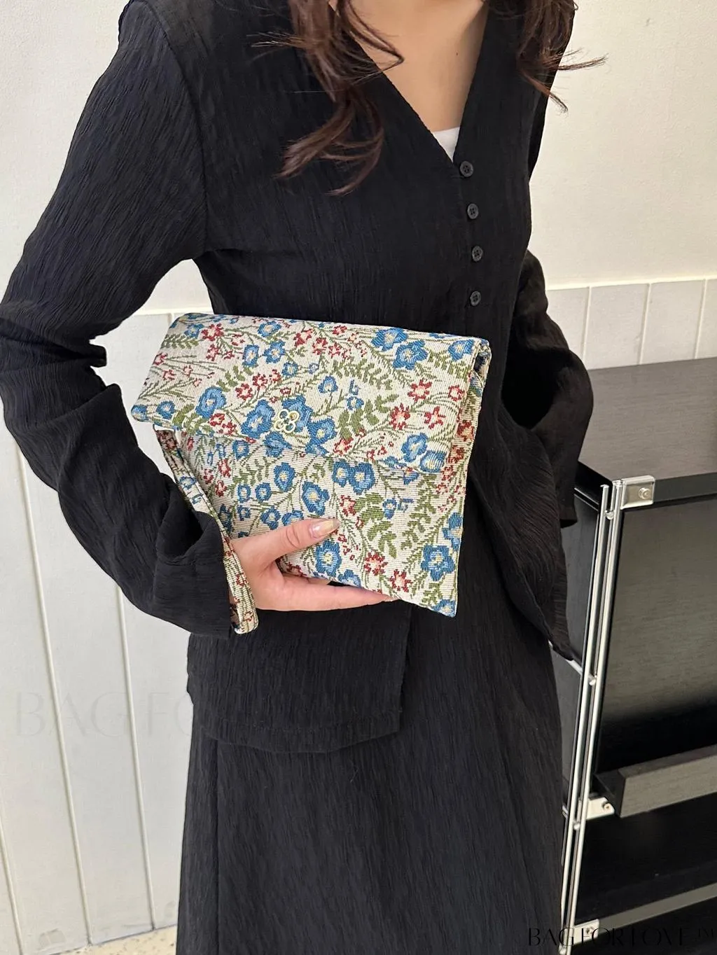 BagForLove - Stylish Floral Embroidered Clutch with Handle - Versatile and Fashionable for Women