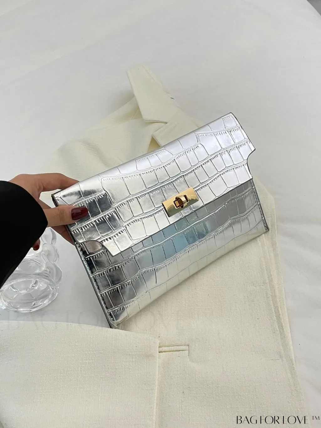BagForLove - Womens Crocodile Print Envelope Clutch: Chic and Stylish.