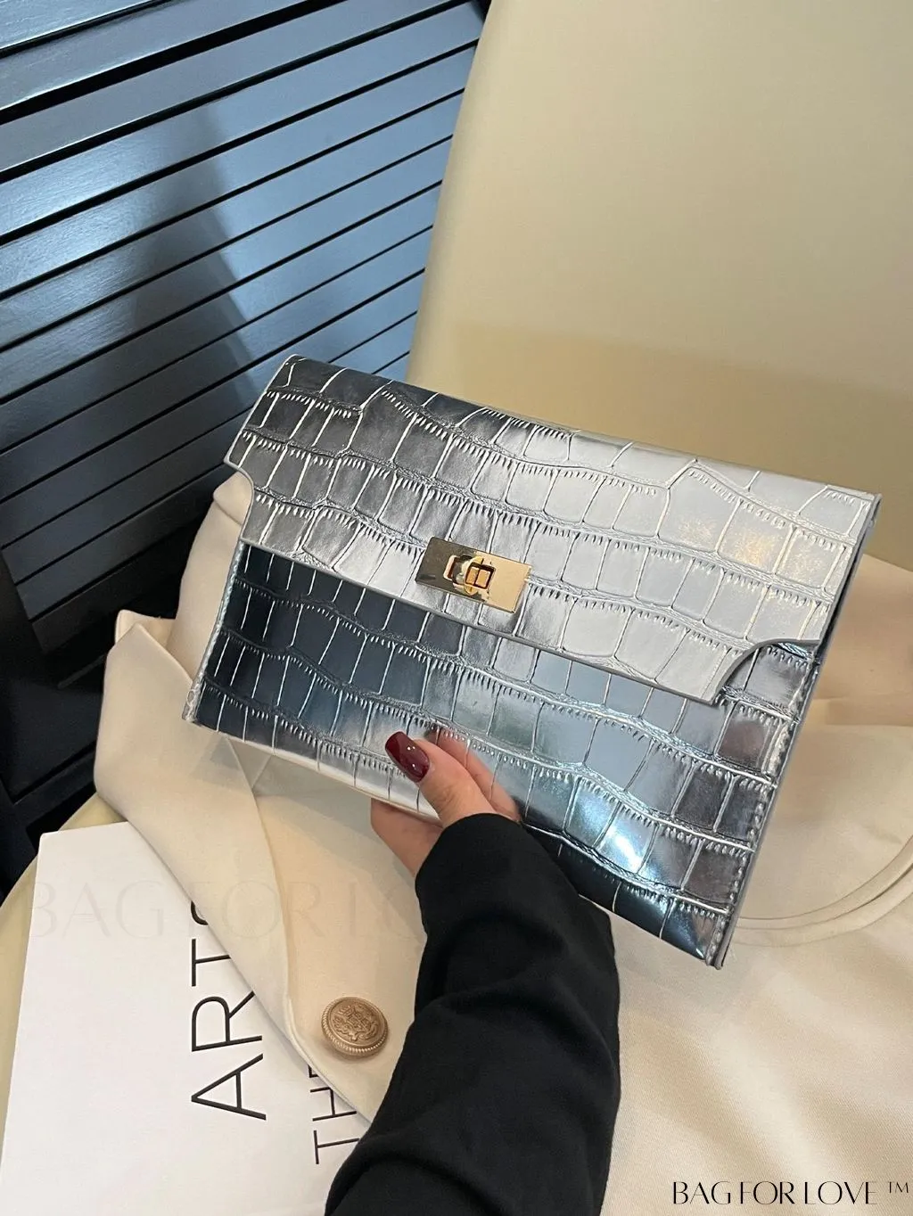 BagForLove - Womens Crocodile Print Envelope Clutch: Chic and Stylish.