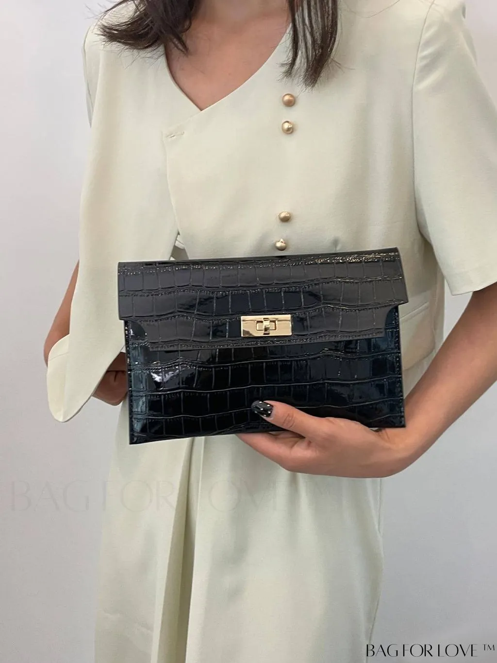 BagForLove - Womens Crocodile Print Envelope Clutch: Chic and Stylish.