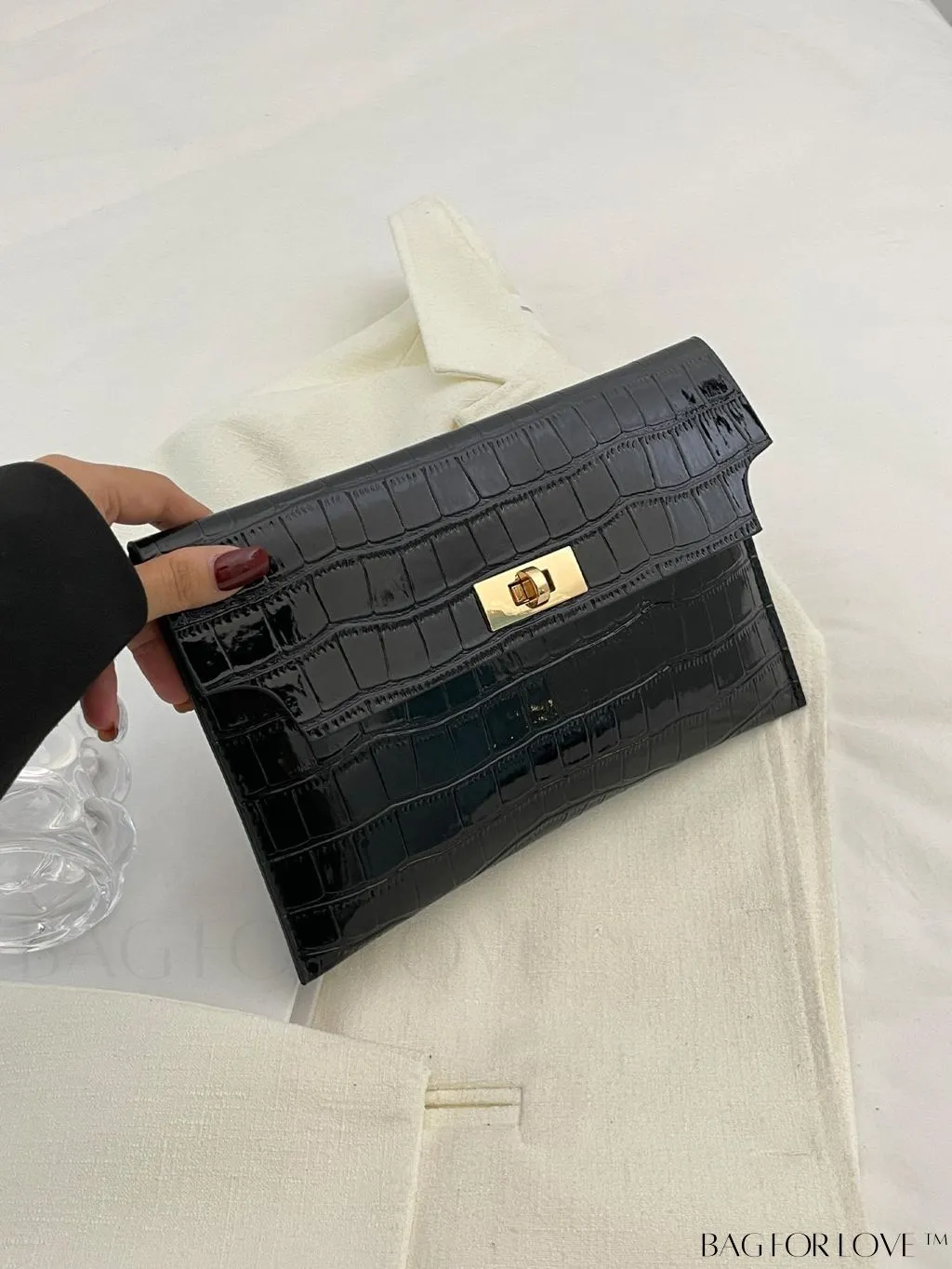 BagForLove - Womens Crocodile Print Envelope Clutch: Chic and Stylish.