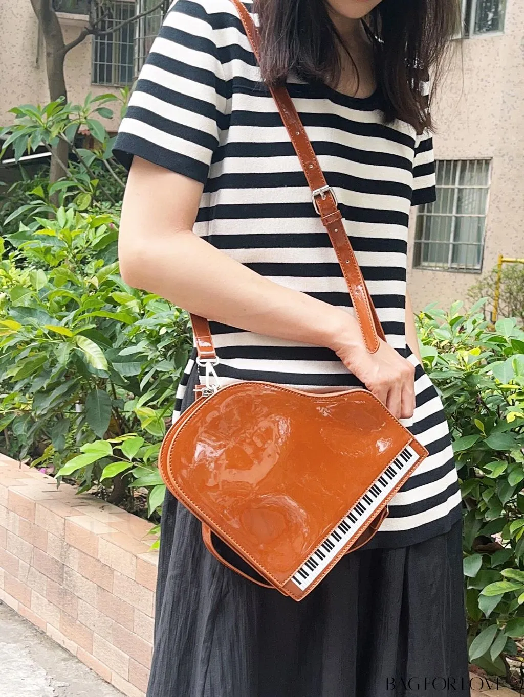BagForLove - Womens Vintage Piano Style Crossbody Bag: Elegant and Novelty Shoulder Handbag