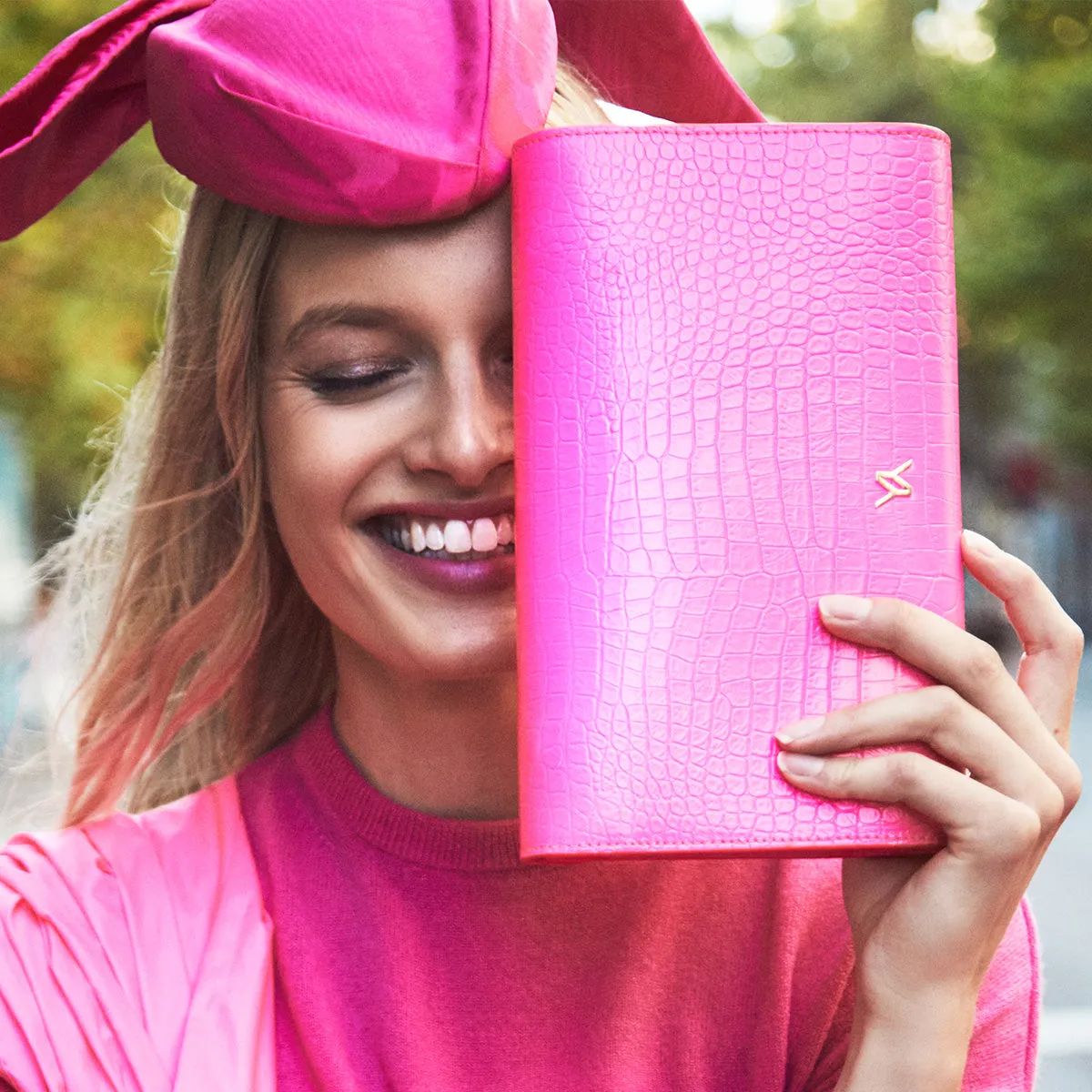 Cali clutch neon pink