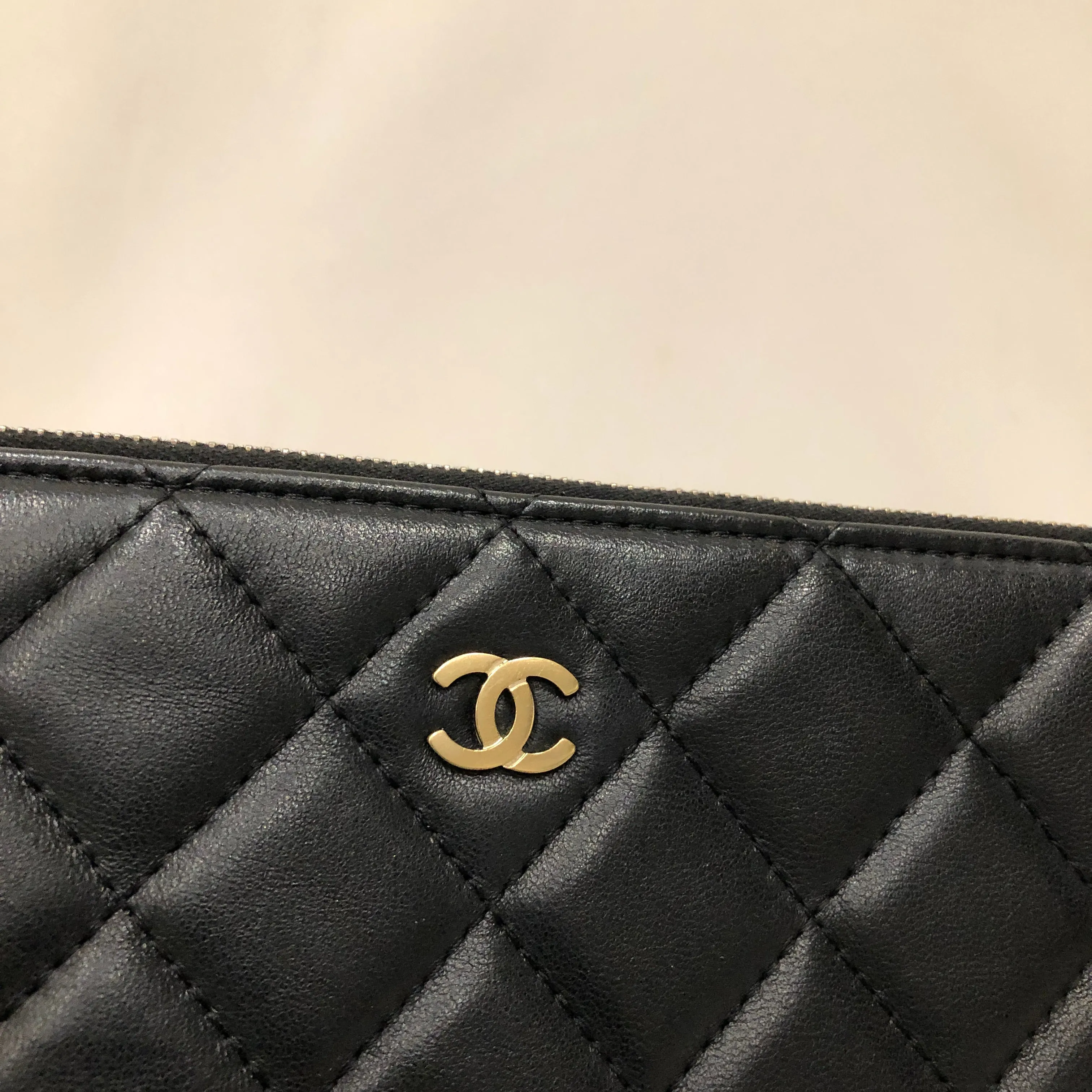 Chanel Black Leather CC Zippy Pouch Sku# 83263