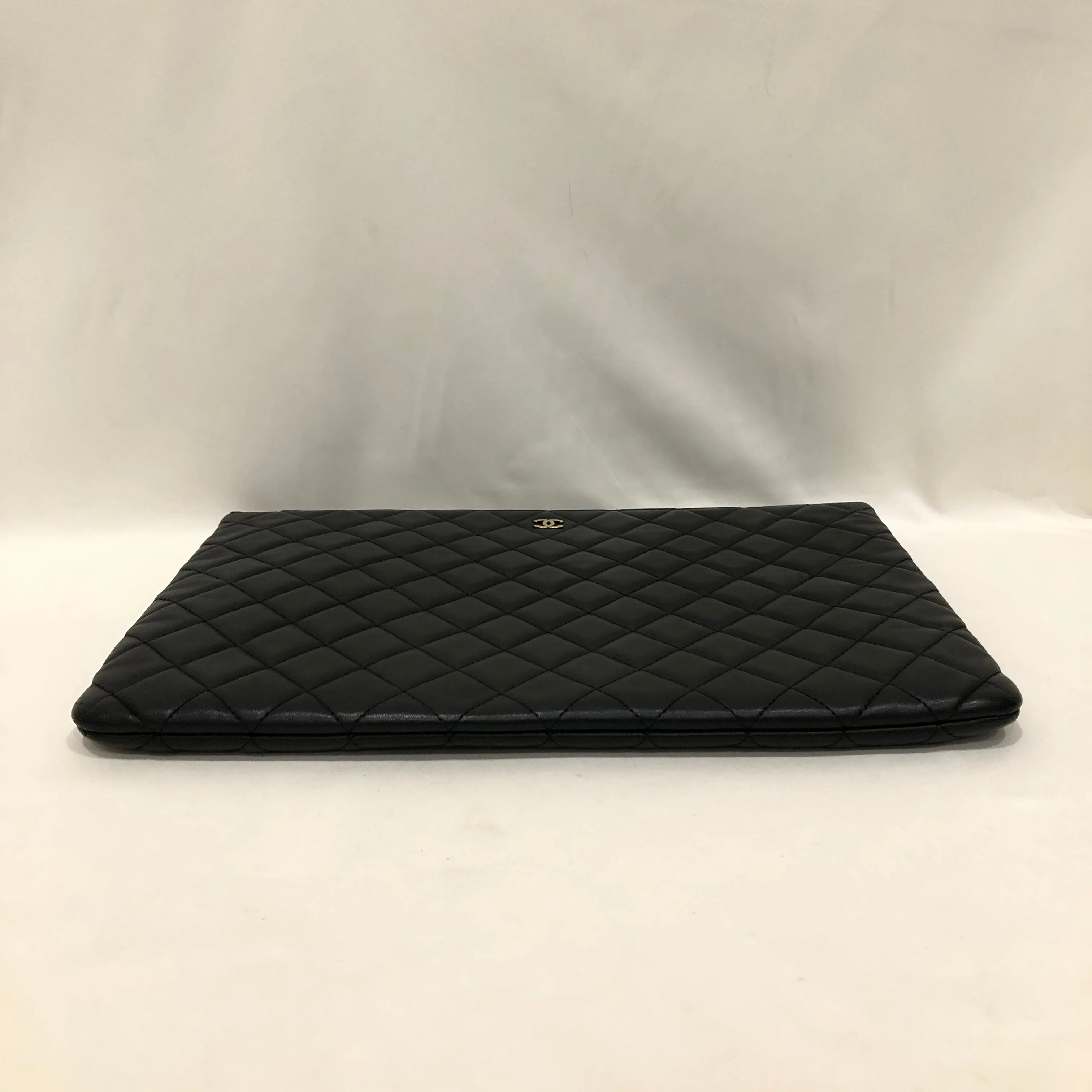 Chanel Black Leather CC Zippy Pouch Sku# 83263