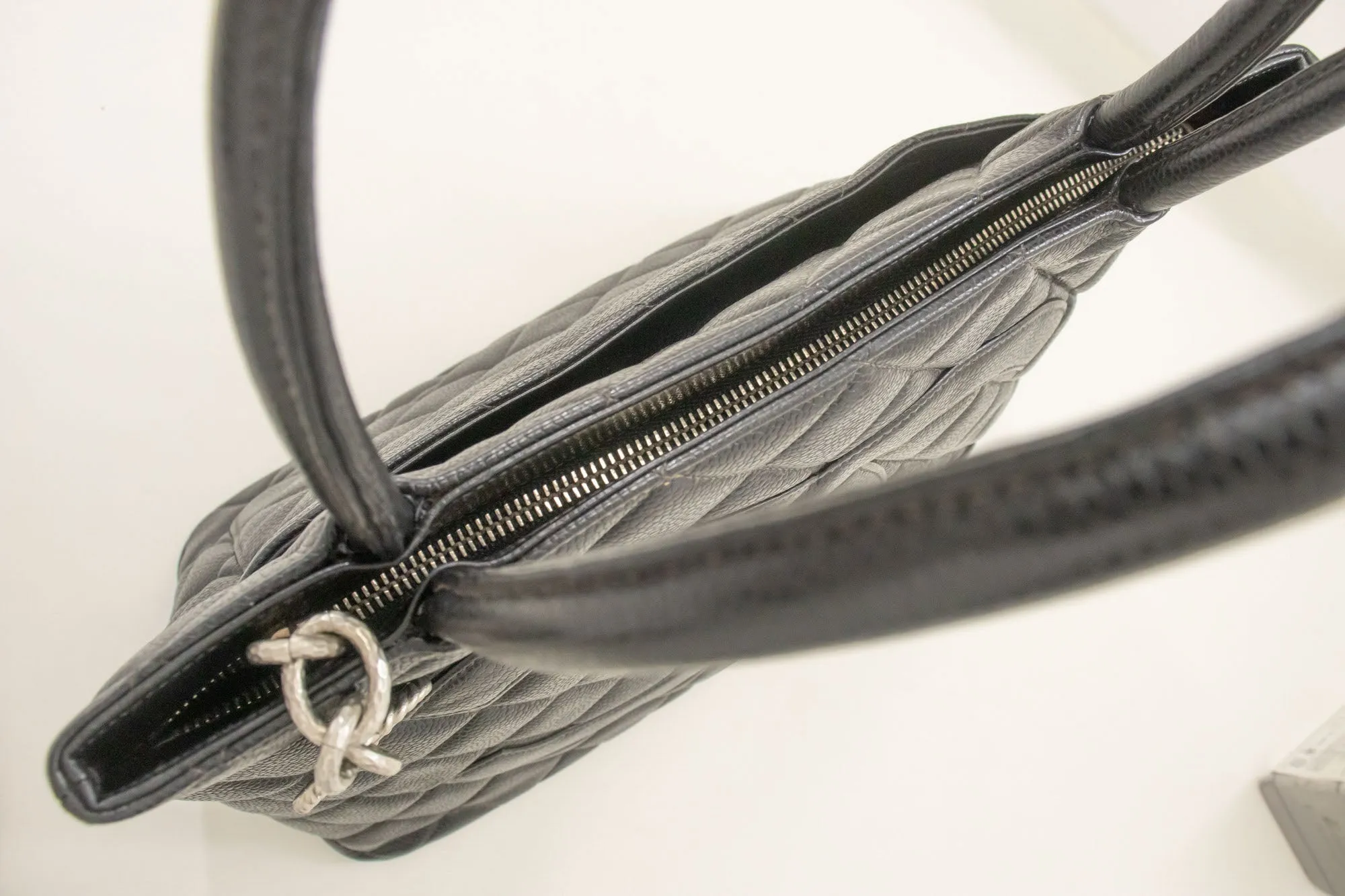 CHANEL Silver Medallion Grained Calfskin Leather Shoulder Bag n54