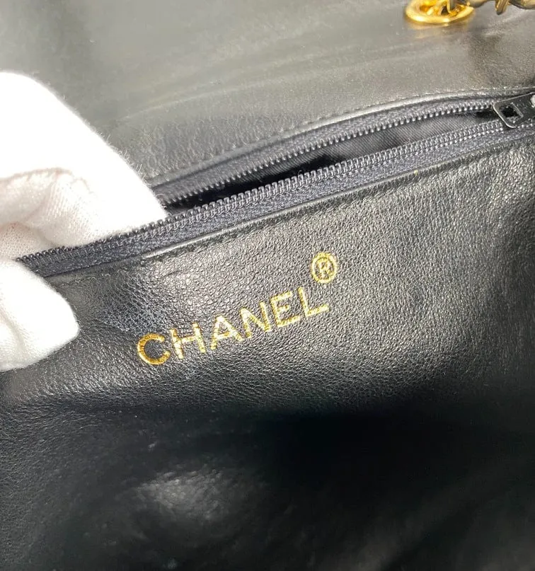 Chanel Vintage Crossbody Flap bag