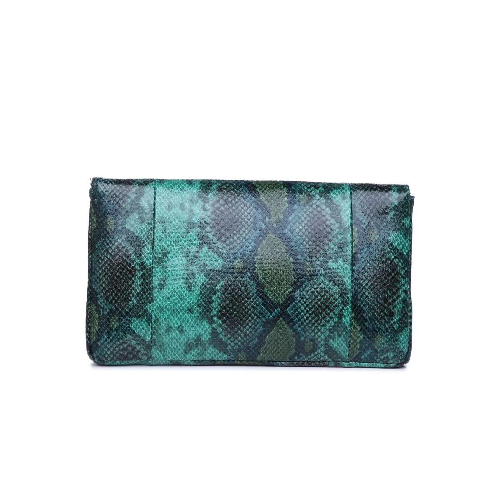 Essie Clutch