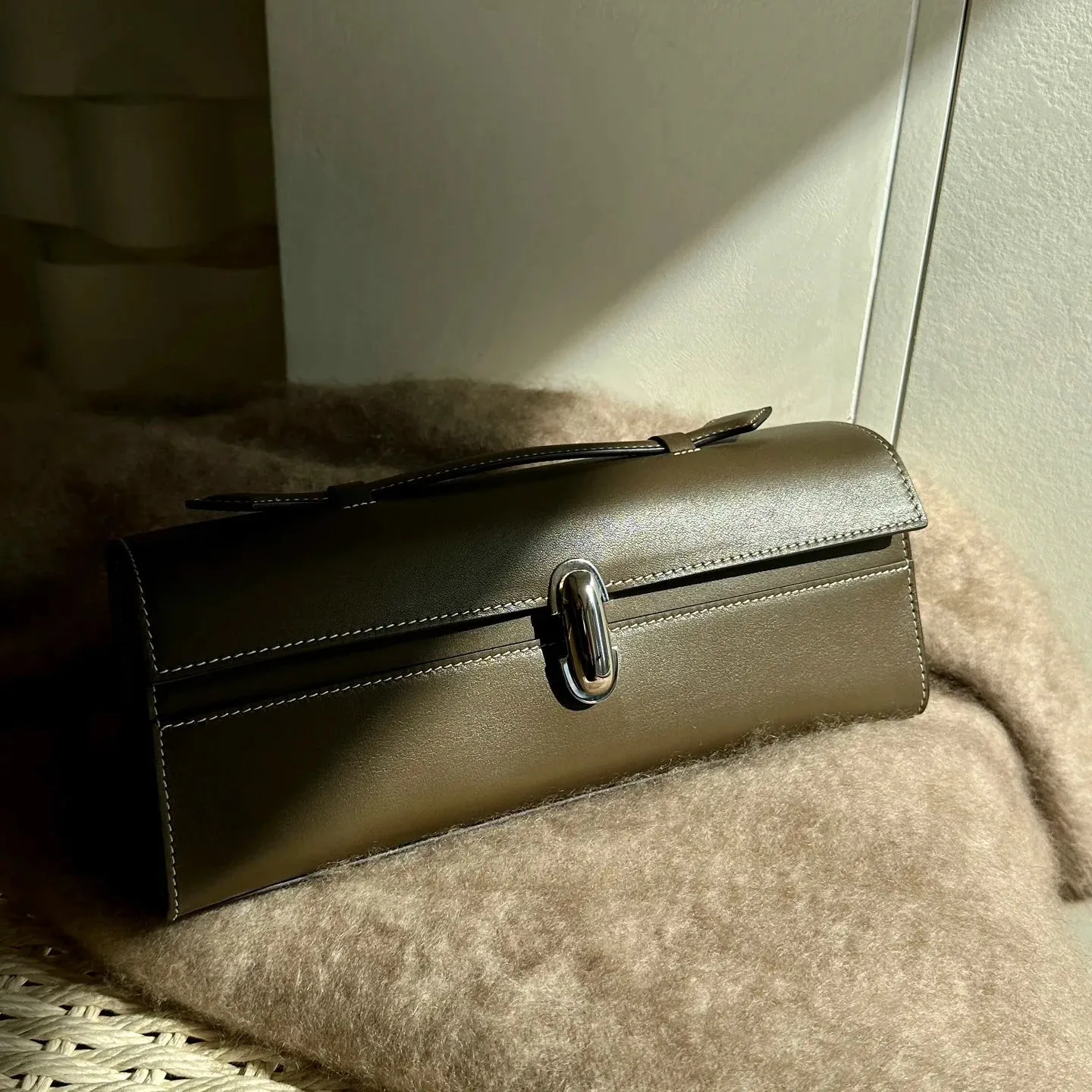 Genuine leather vintage handbag 2025 luxury design French simple calf leather horizontal small square bag fashion women handbag
