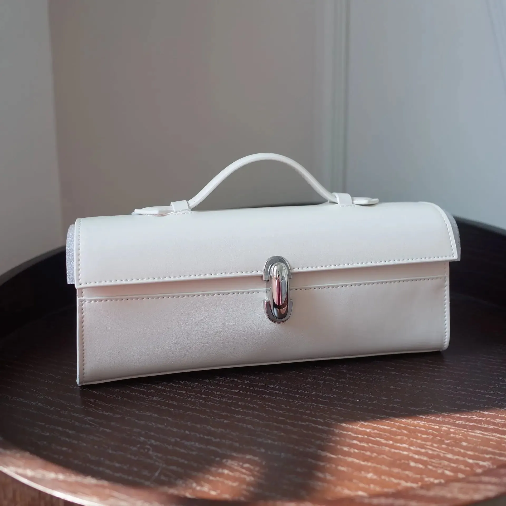 Genuine leather vintage handbag 2025 luxury design French simple calf leather horizontal small square bag fashion women handbag