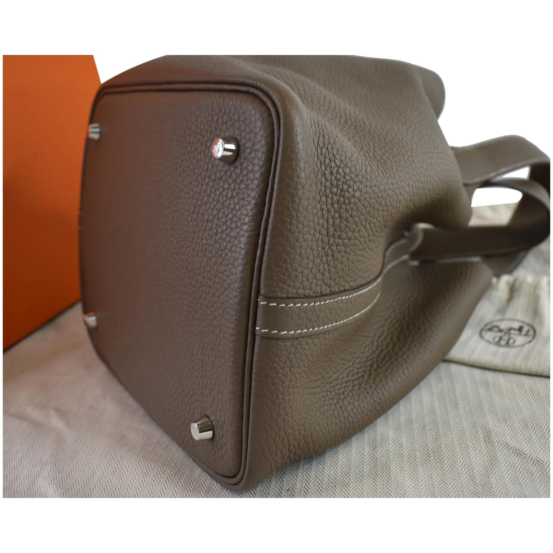 HERMES Picotin Lock 22 Taurillon Clemence Leather Satchel Bag Taupe
