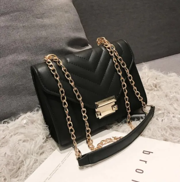 High Quality PU Leather Designer Handbag With Lock Chain