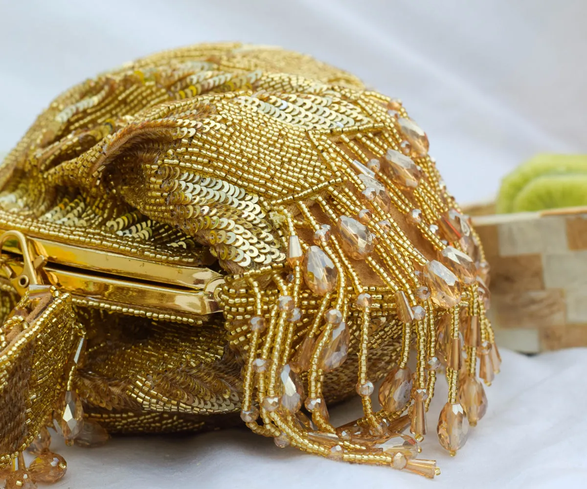Hrutvy Clutch – Gold