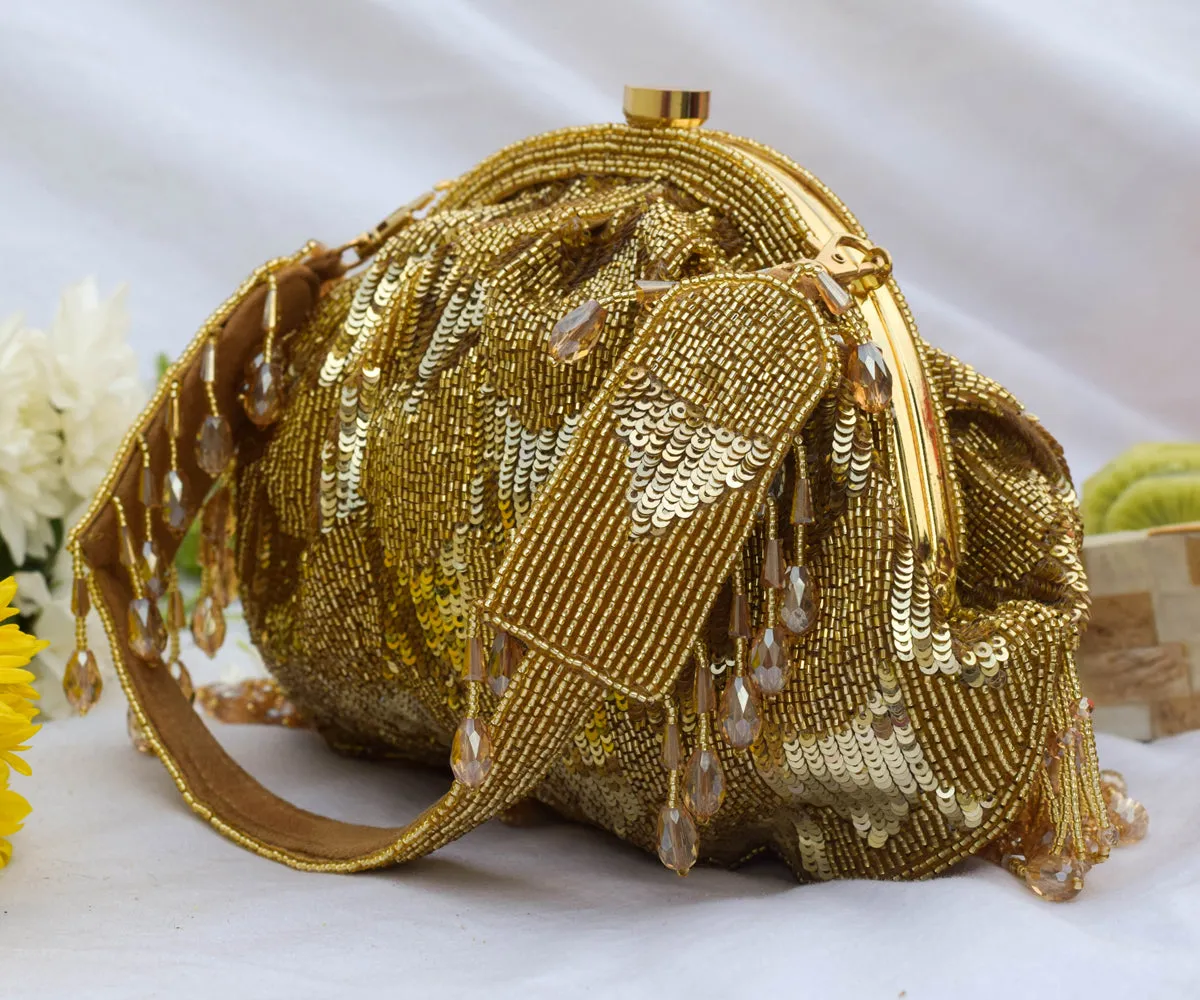 Hrutvy Clutch – Gold