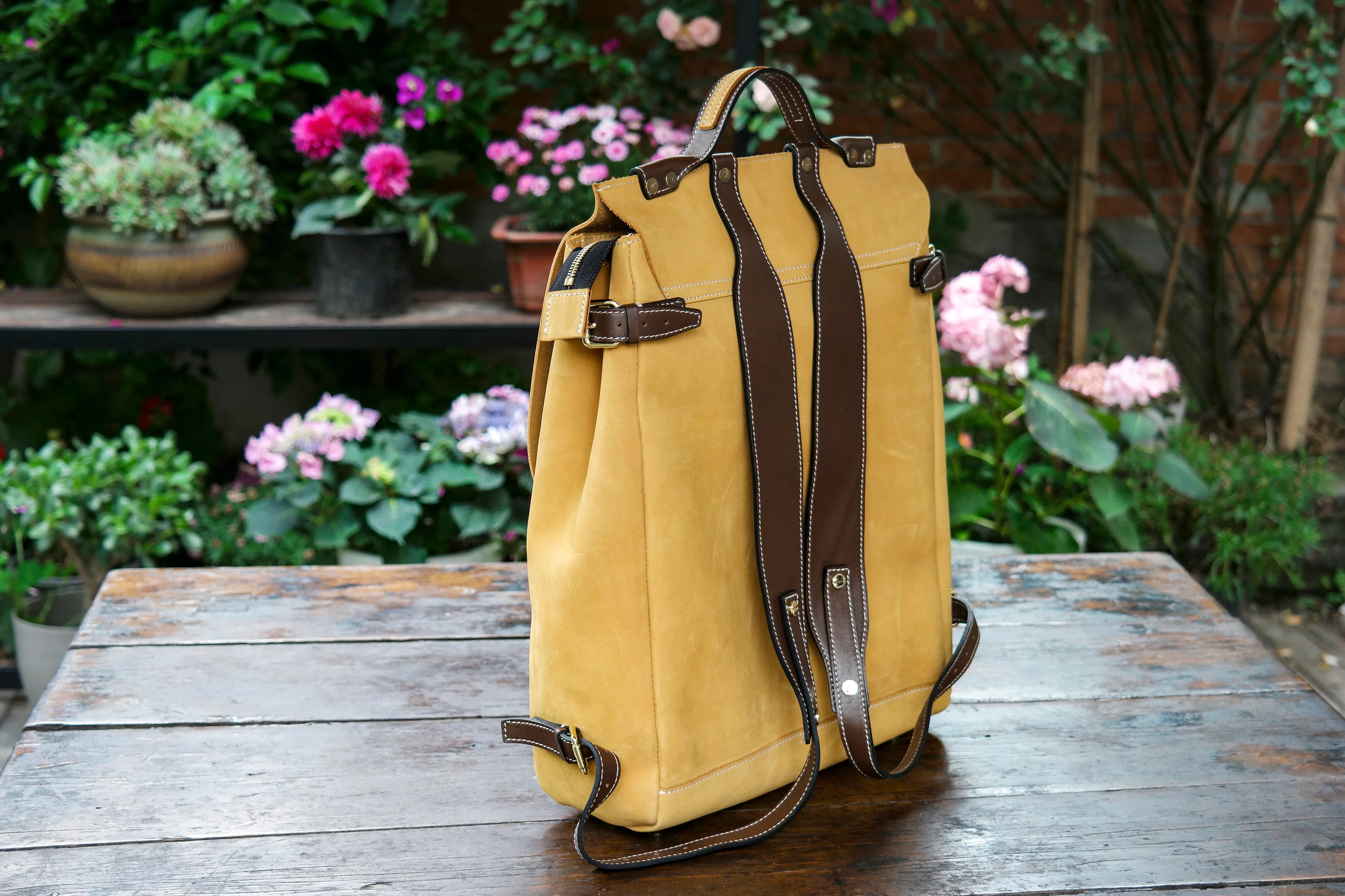 Leather backpack pattern--Making a Leather Backpack,Making vegetable tanned leather briefcase,Classic Leather Backpack