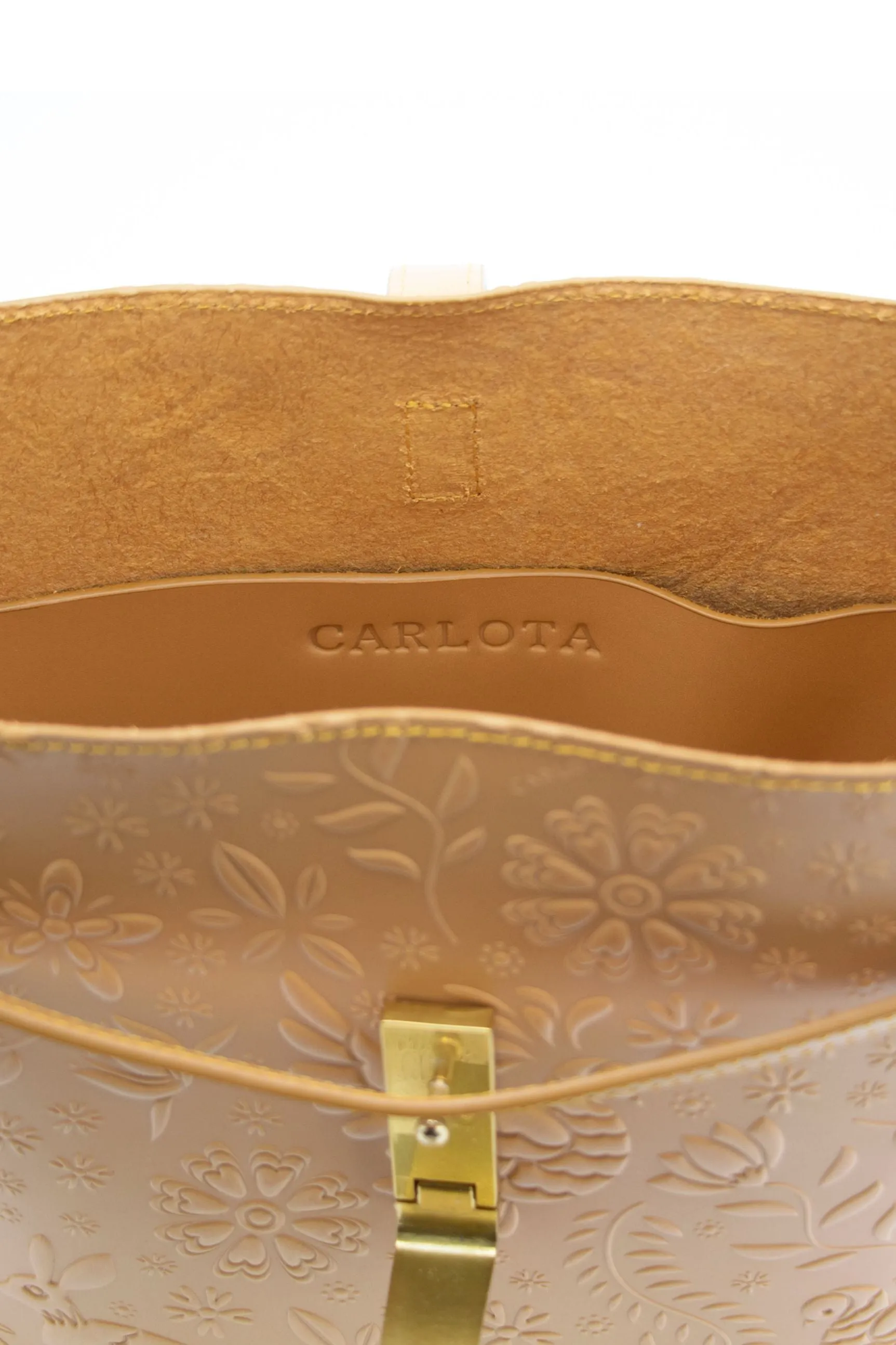 Liebre Shoulder Bag