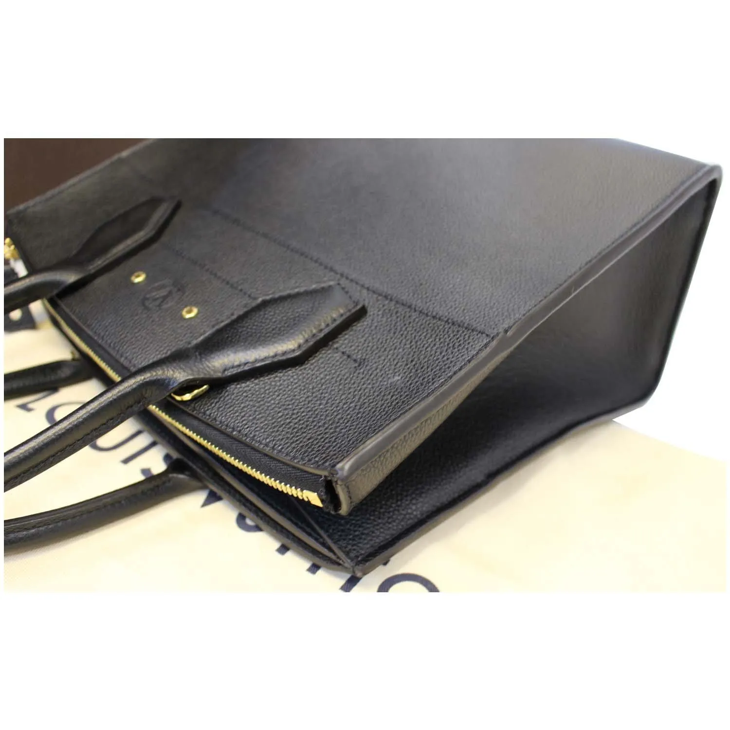 LOUIS VUITTON City Steamer MM Noir Black Leather Shoulder Bag