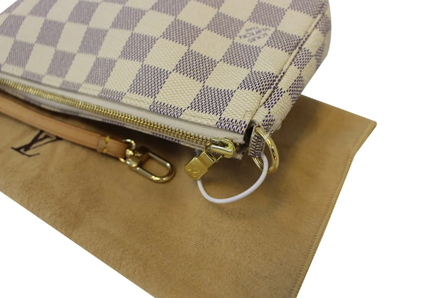 LOUIS VUITTON Damier Azur White Pochette Accessoires Pouch