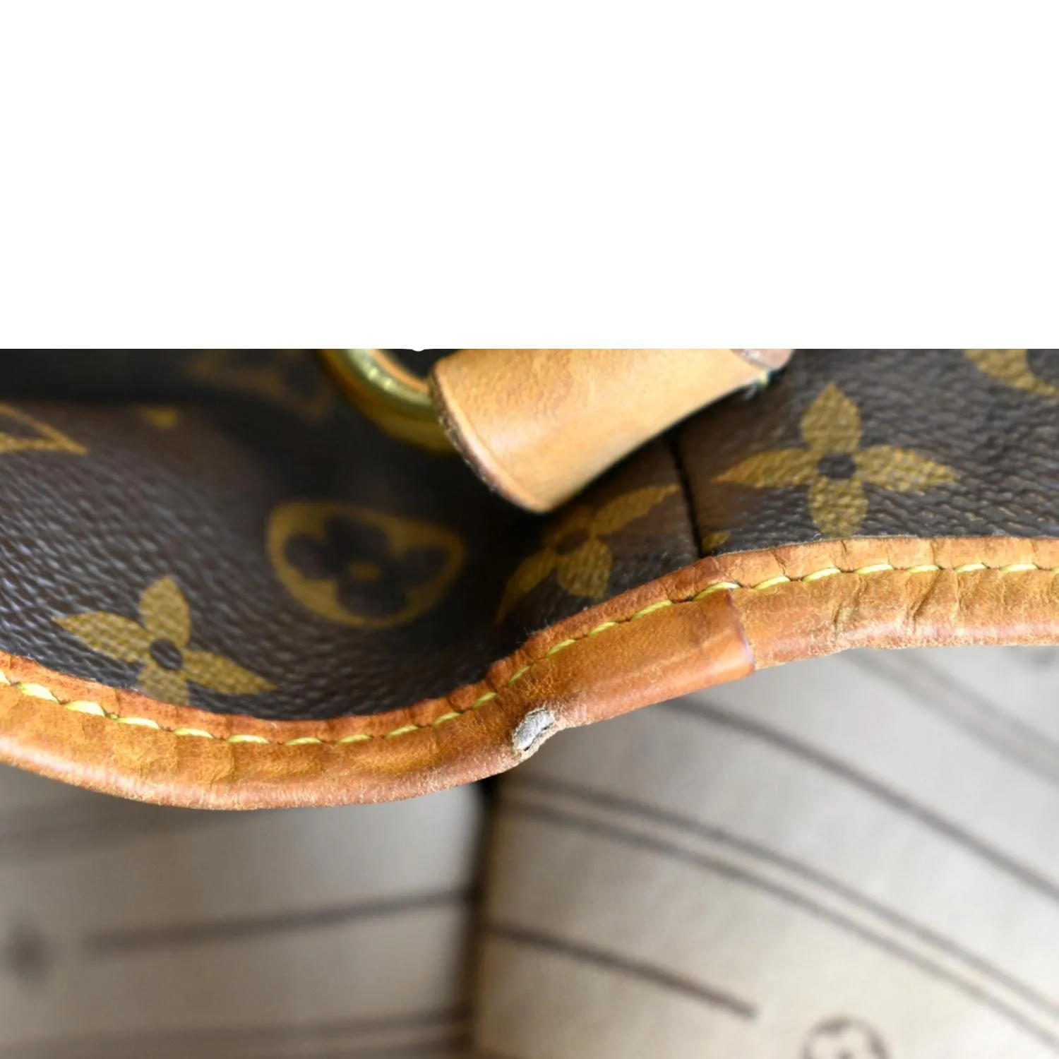 LOUIS VUITTON  Delightful MM Monogram Canvas Hobo Bag Brown