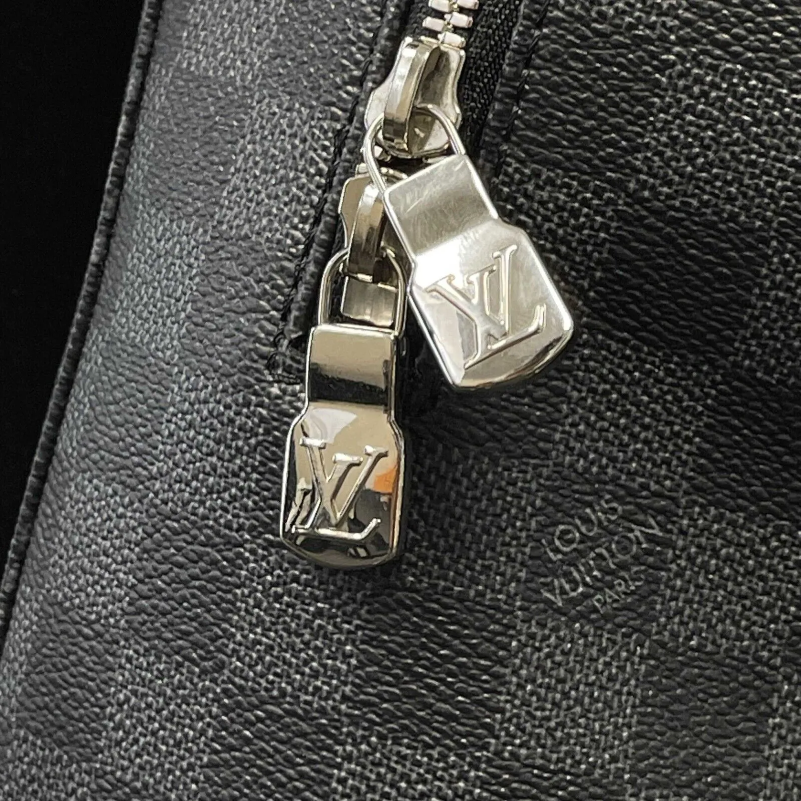 Louis Vuitton - Excellent - Campus Backpack - Gray Damier Graphite 3D Canvas
