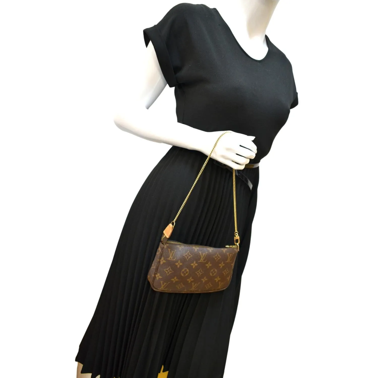 LOUIS VUITTON Monogram Canvas Chain Pochette Brown