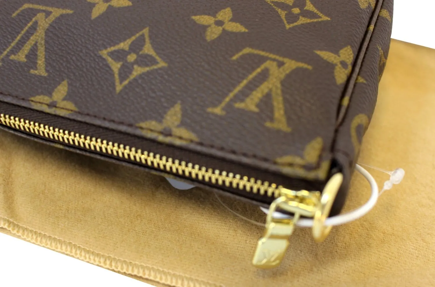 LOUIS VUITTON Monogram Canvas Pochette Accessoires Pouch
