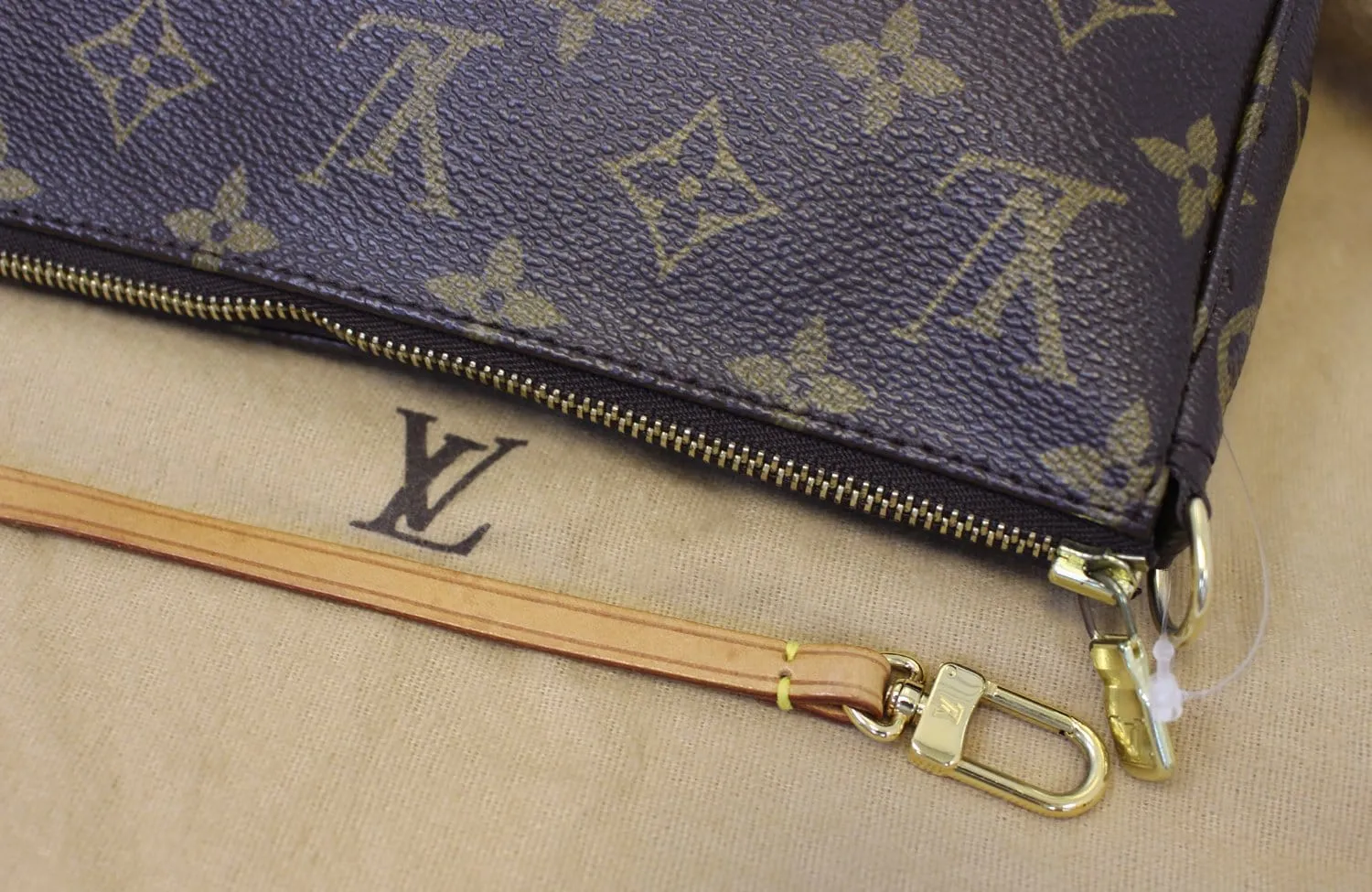 LOUIS VUITTON Monogram Canvas Pochette Accessoires Pouch