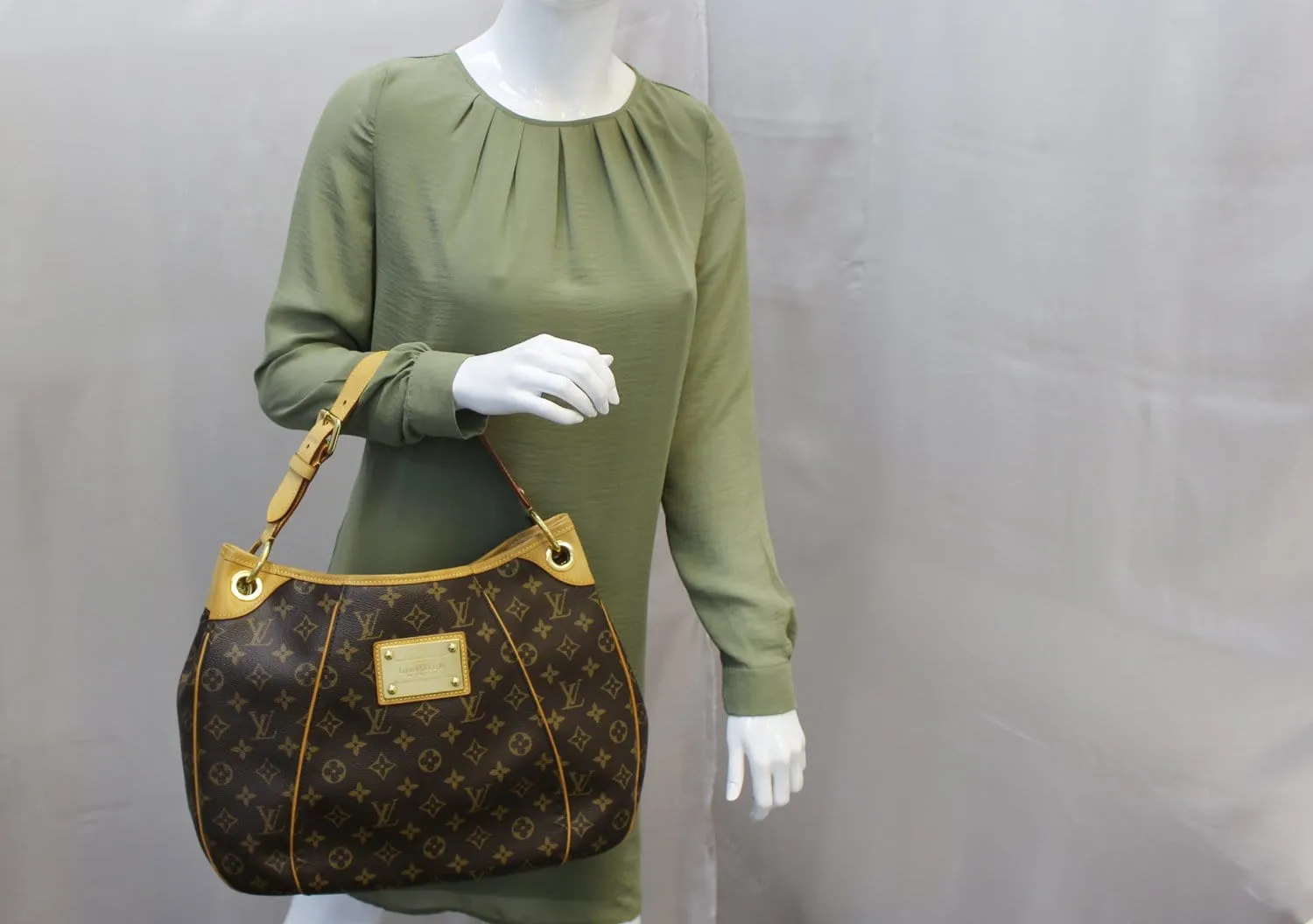 LOUIS VUITTON Monogram Galliera PM Shoulder Bag