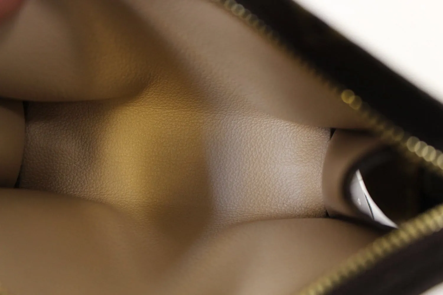 LOUIS VUITTON Monogram Poche Toilette 15 Cosmetics Pouch