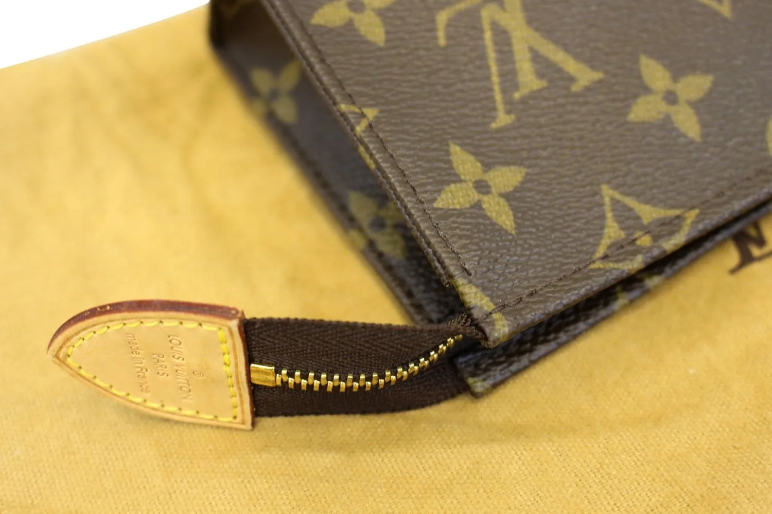 LOUIS VUITTON Monogram Poche Toilette 15 Cosmetics Pouch