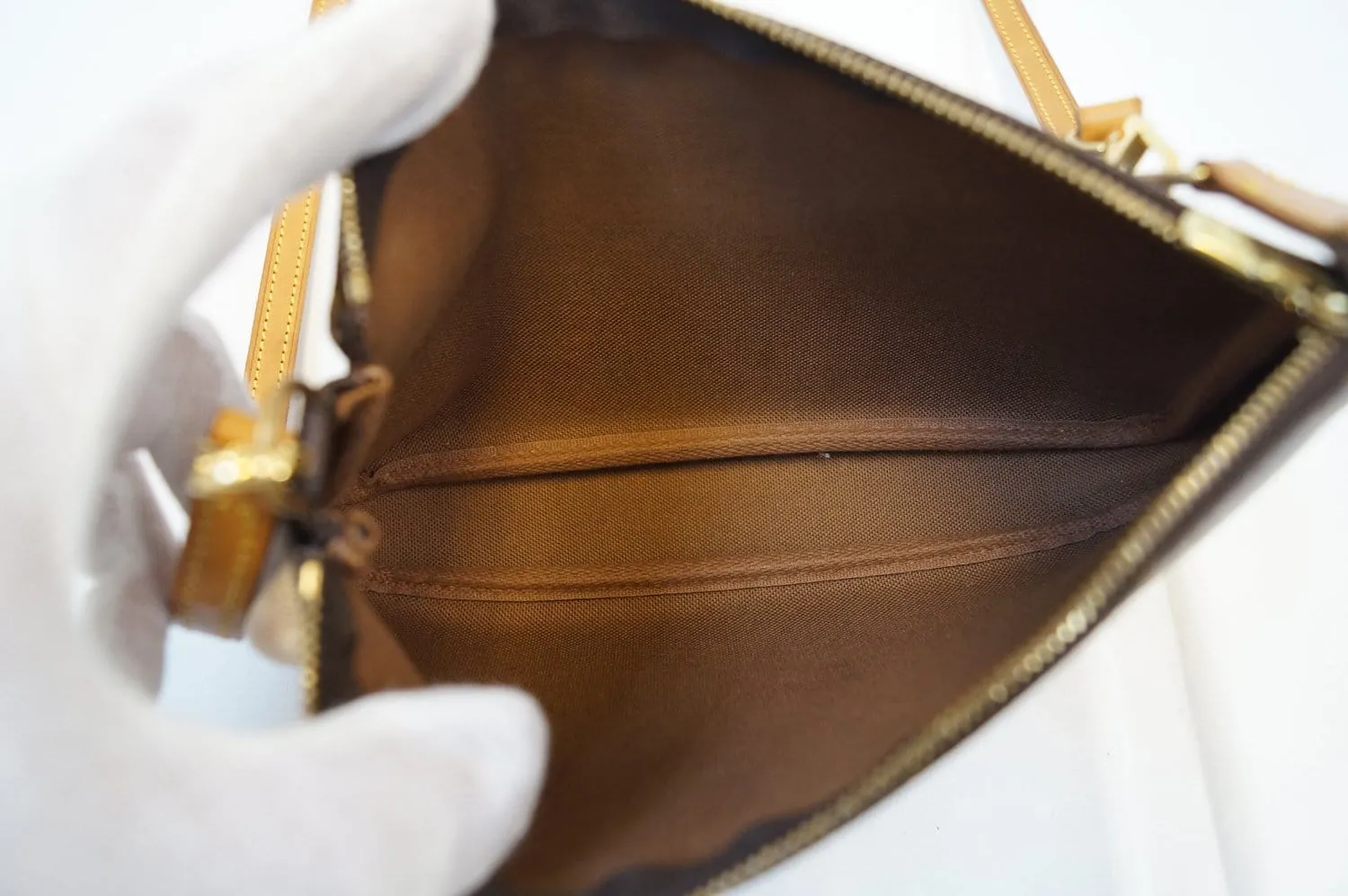 LOUIS VUITTON Monogram Pochette Accessoires Long Shoulder Pouch