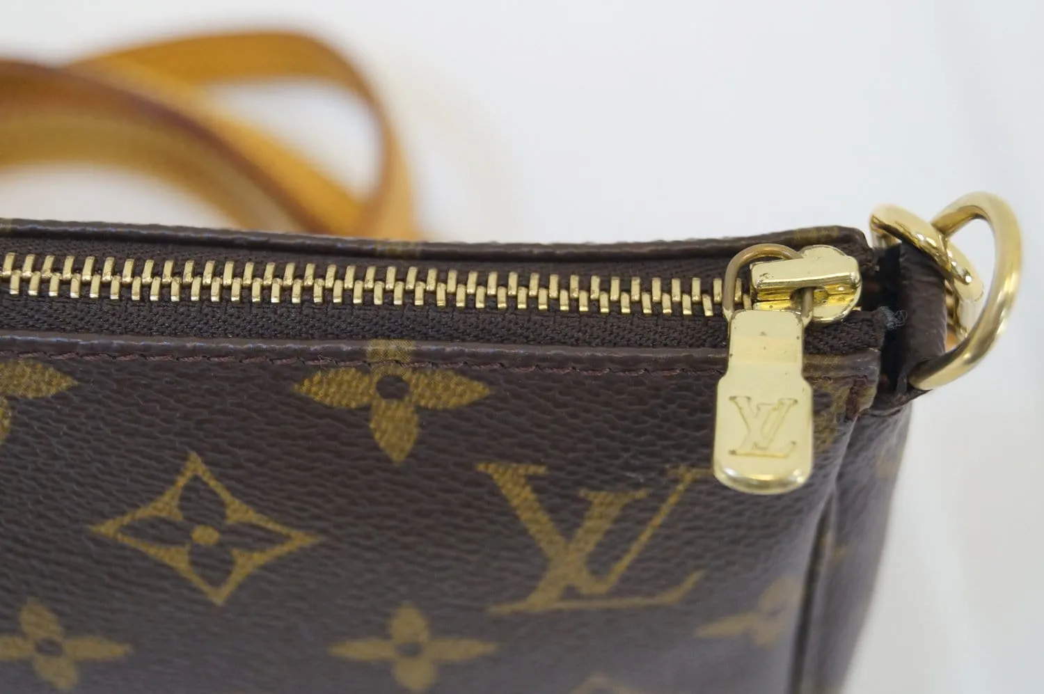 LOUIS VUITTON Monogram Pochette Accessoires Long Shoulder Pouch