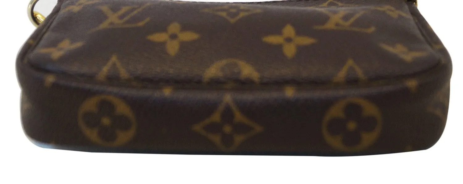 LOUIS VUITTON Monogram Pochette Accessoires Pouch