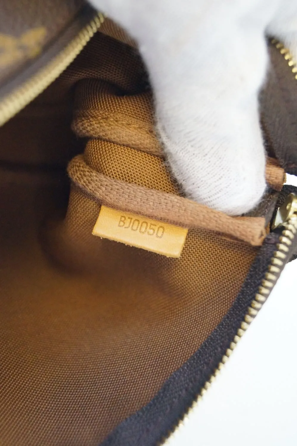 LOUIS VUITTON Monogram Pochette Accessoires Pouch