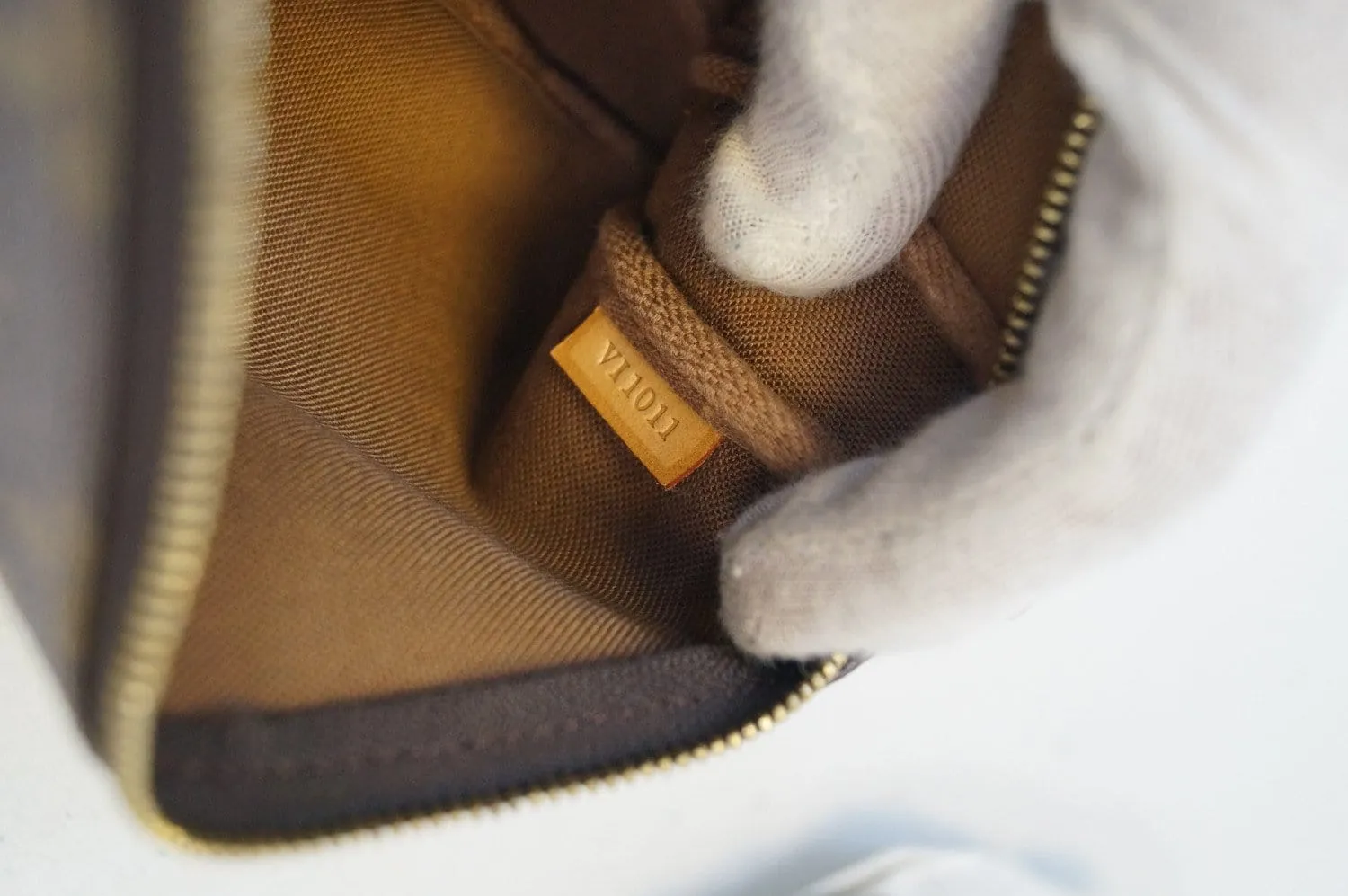 Louis Vuitton Monogram Pochette Accessoires Pouch