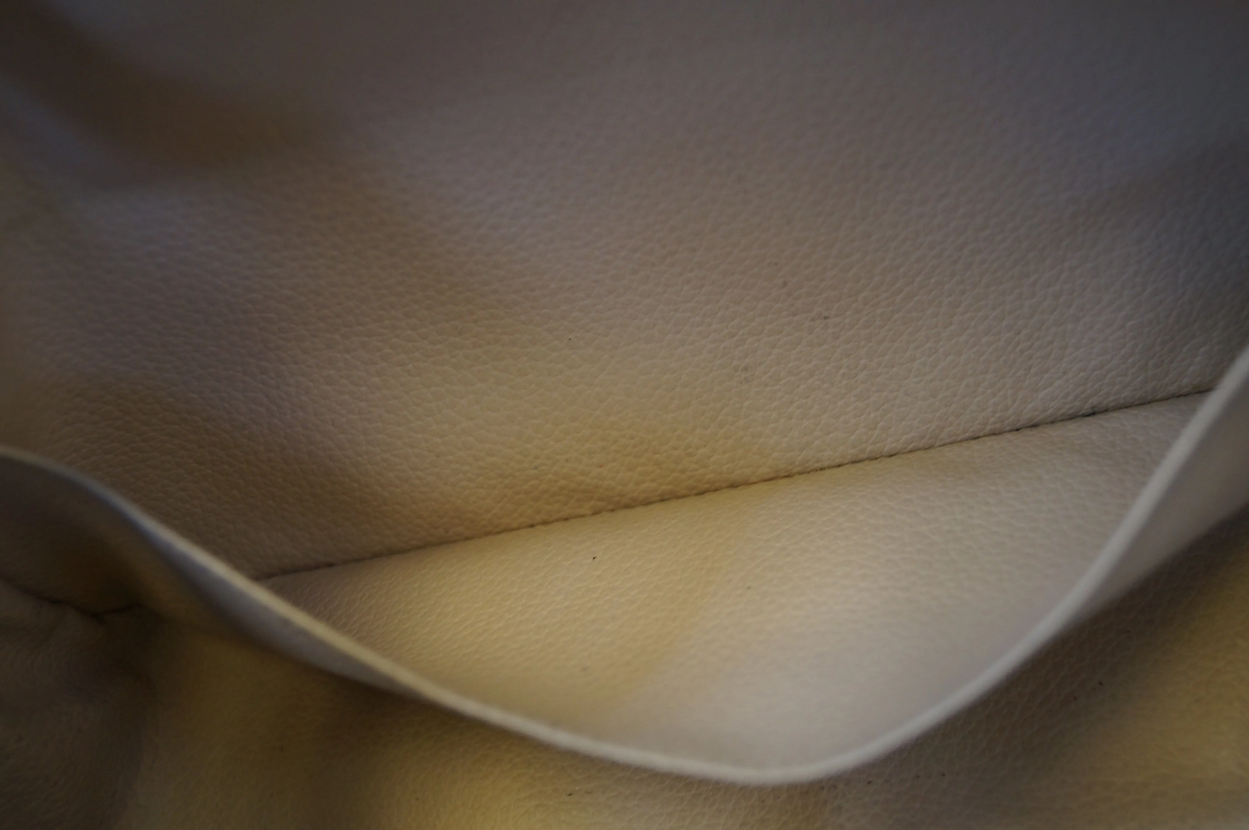 LOUIS VUITTON Monogram Trousse Toilette 28 Cosmetic Pouch